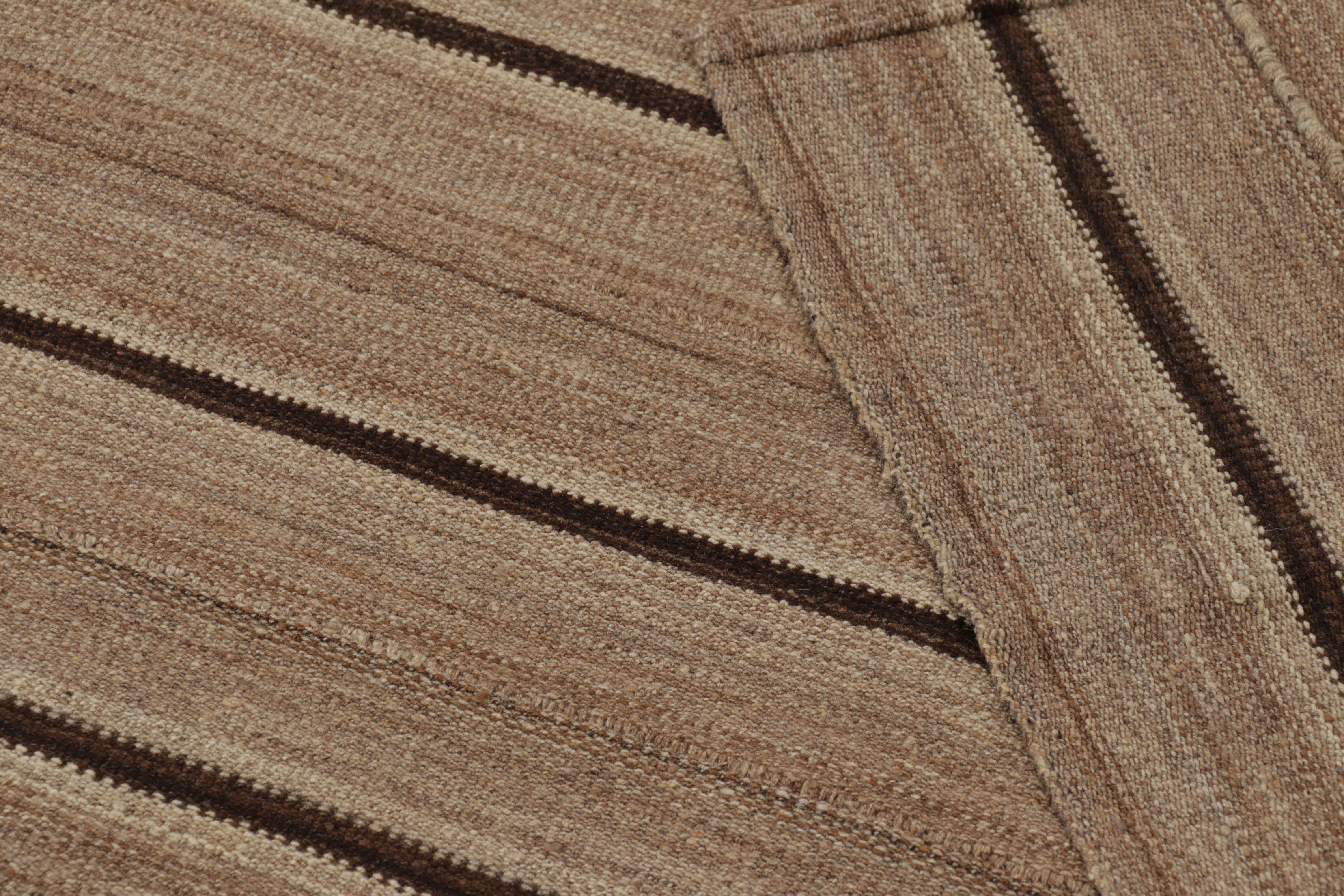 Vintage Byjar Persian Kilim, tapis tribal à rayures brunes en vente 1