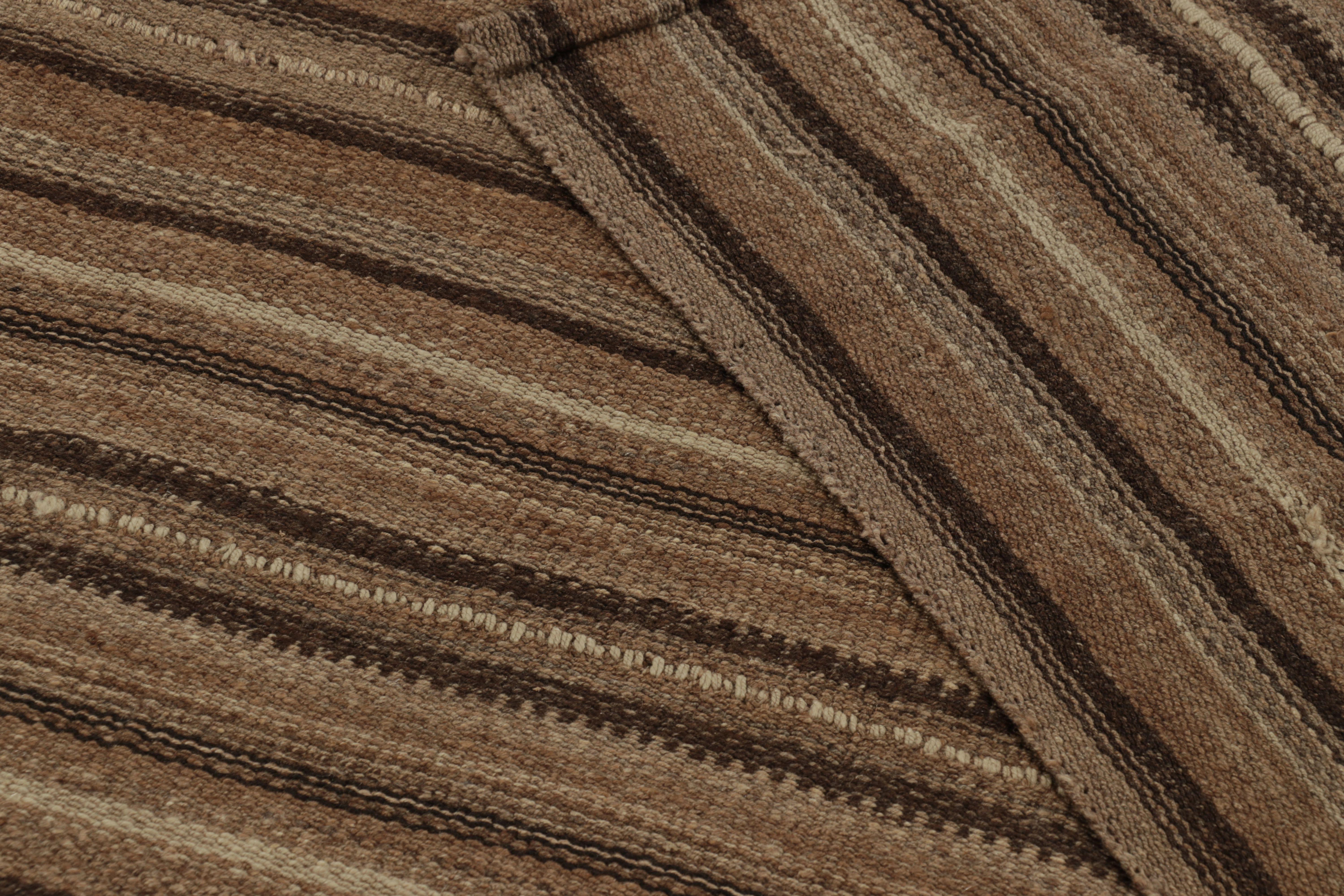 Vintage Bidjar Persian Kilim, tappeto tribale a strisce marroni in vendita 1