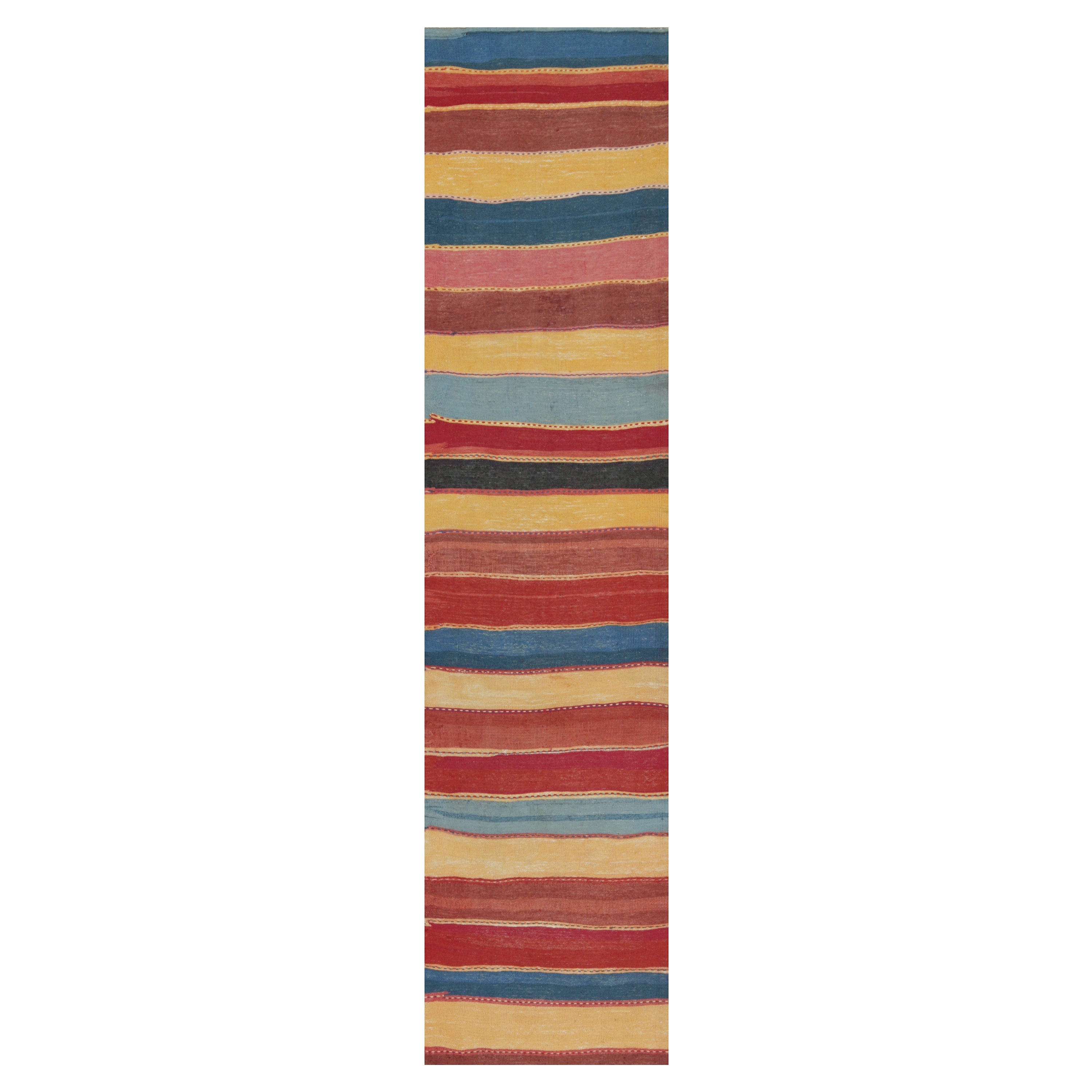 Kilim tribal persan Vintage Bidjar à rayures rouges, or et bleues par Rug & Kilim