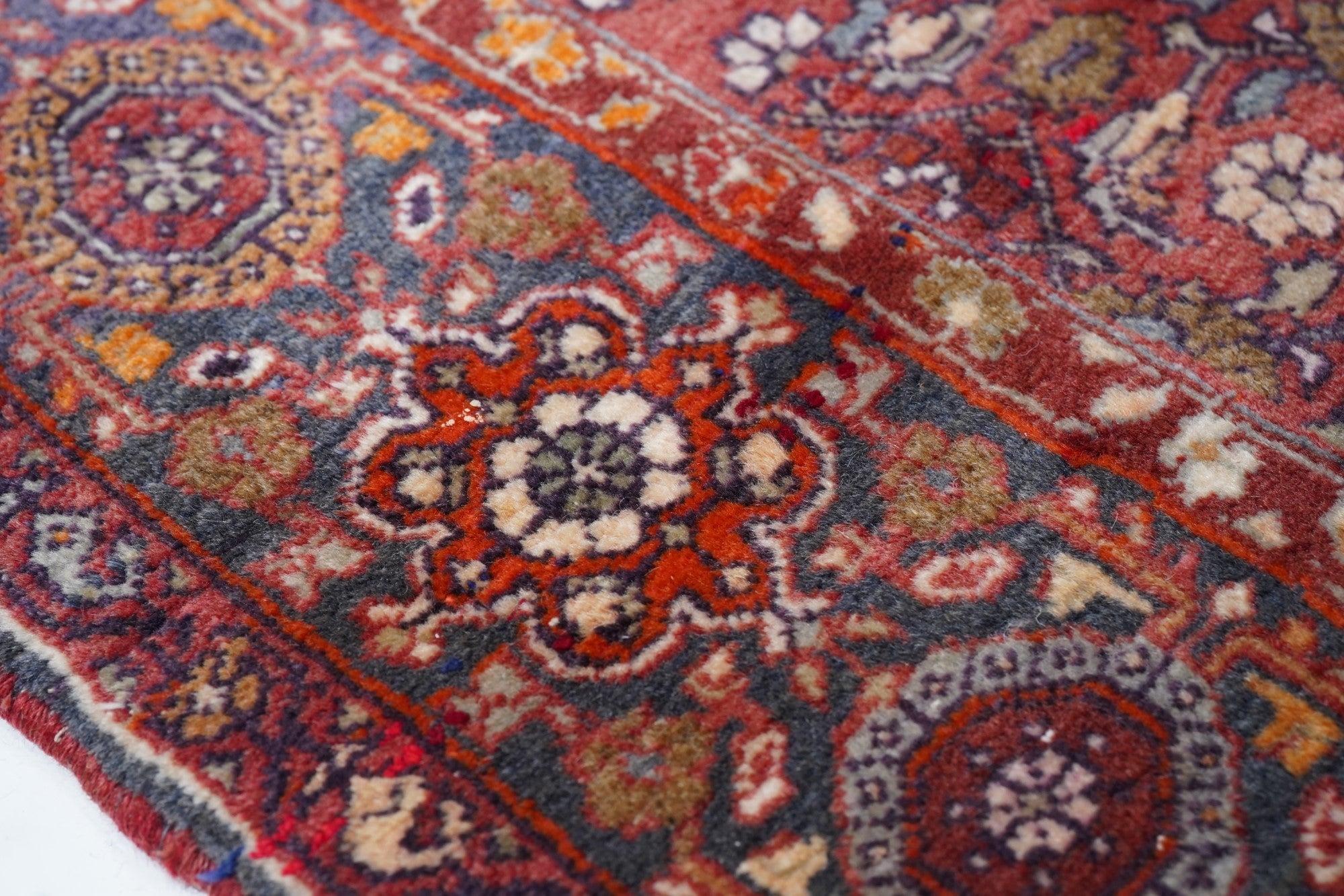 Vintage Bidjar Rug 3'11'' x 6'1'' In Good Condition For Sale In New York, NY