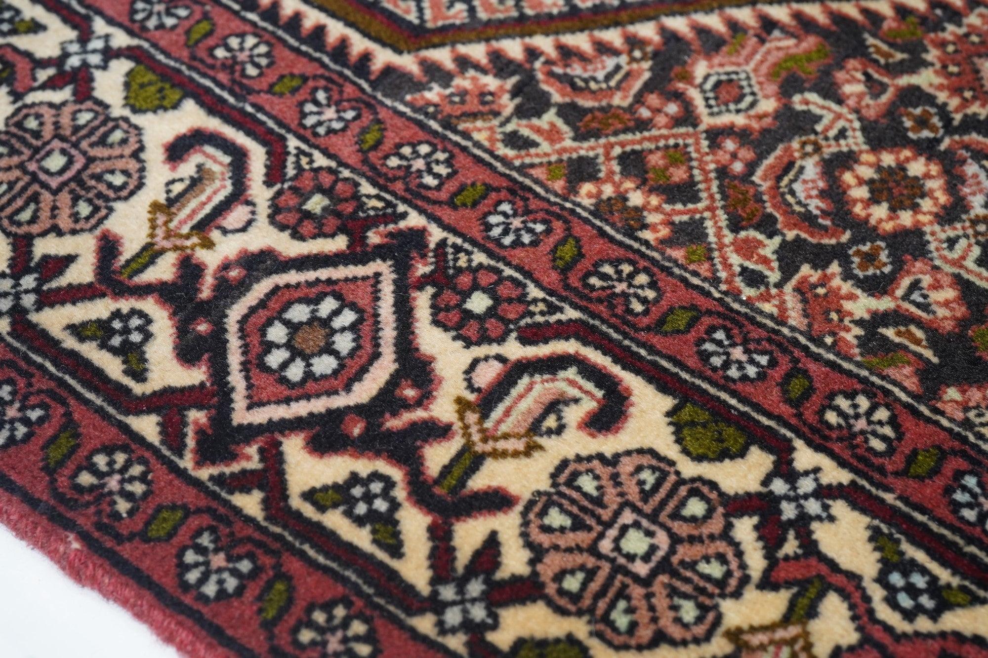 Vintage Bidjar Rug 3'6'' x 5'1'' In Good Condition For Sale In New York, NY