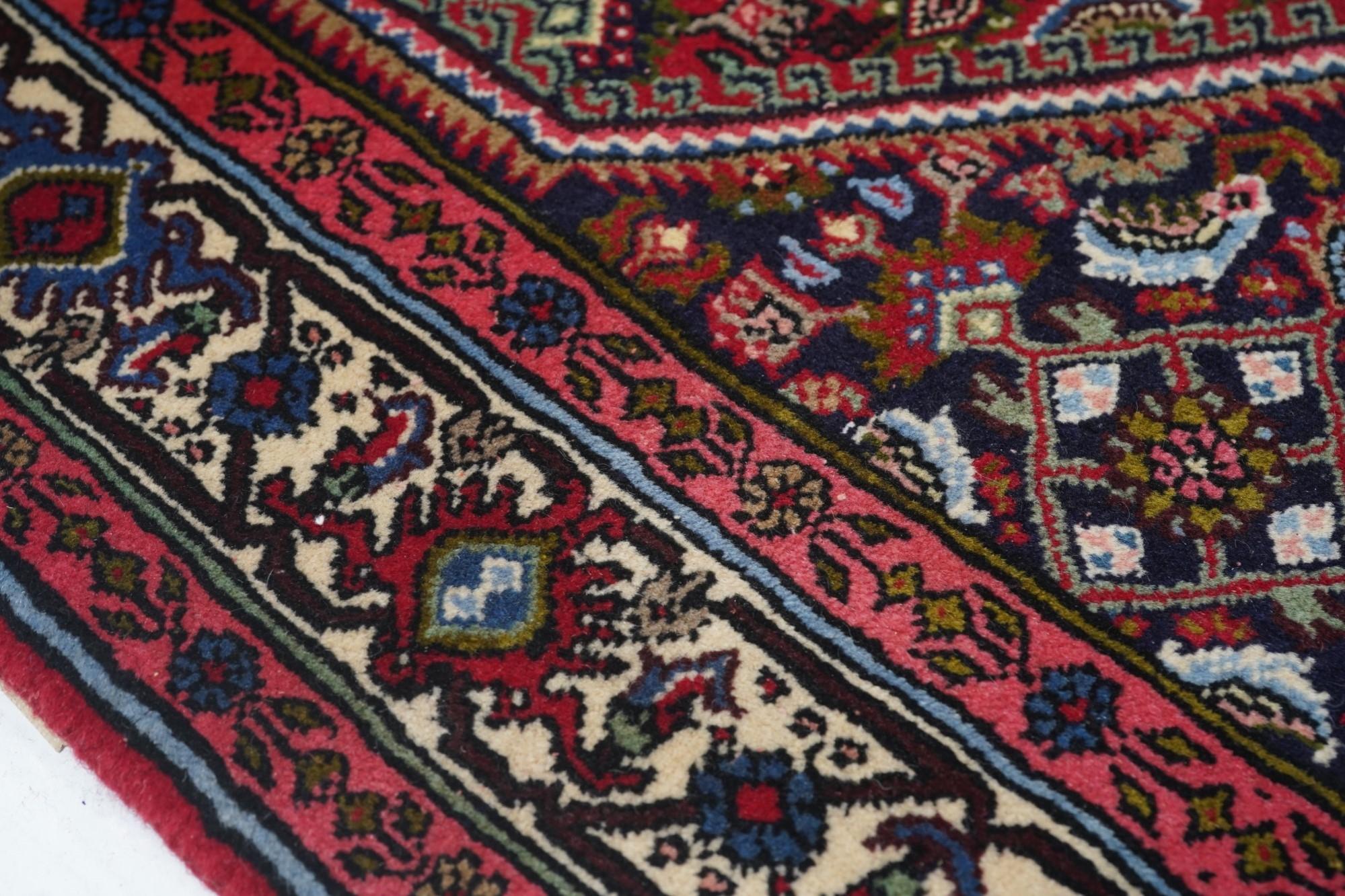Bidjar-Teppich im Vintage-Stil 3'7'' x 5'1'' (Ende des 20. Jahrhunderts) im Angebot