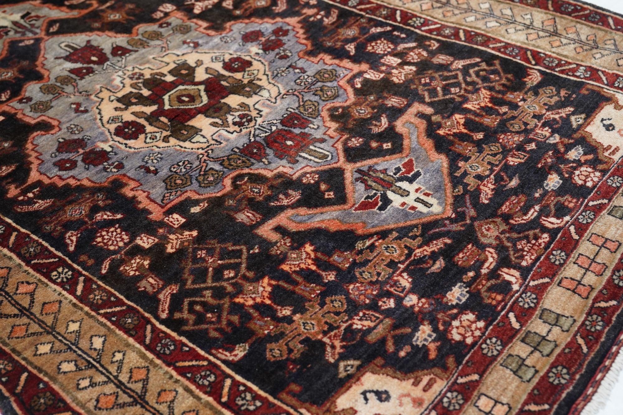 20th Century Vintage Bidjar Rug 3'7'' x 5'3'' For Sale