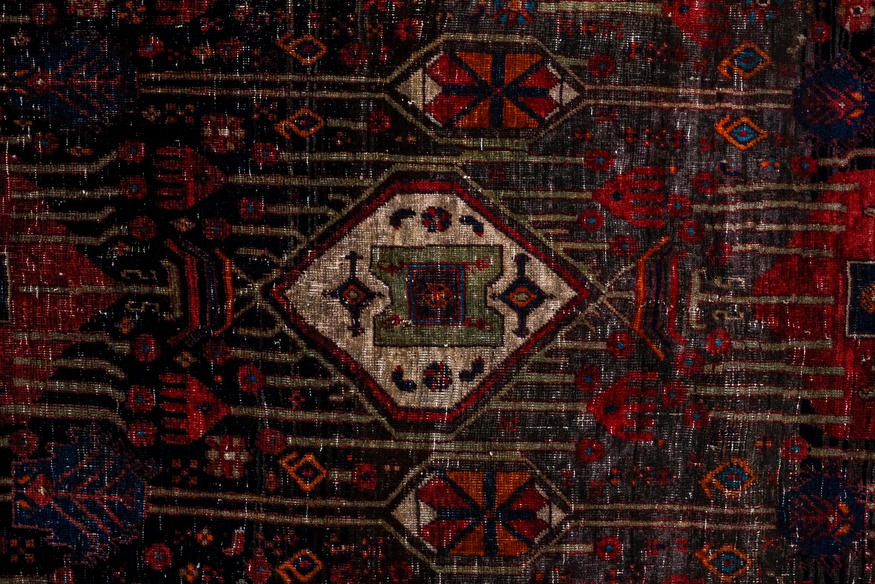Bidjar Vintage con Campo Negro Oscuro y Diseño Rojo Anudado a mano