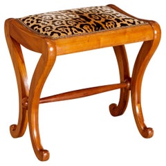 Taburete Vintage Estilo Biedermeier Tapizado en Scalamandré estilo Estampado de Leopardo