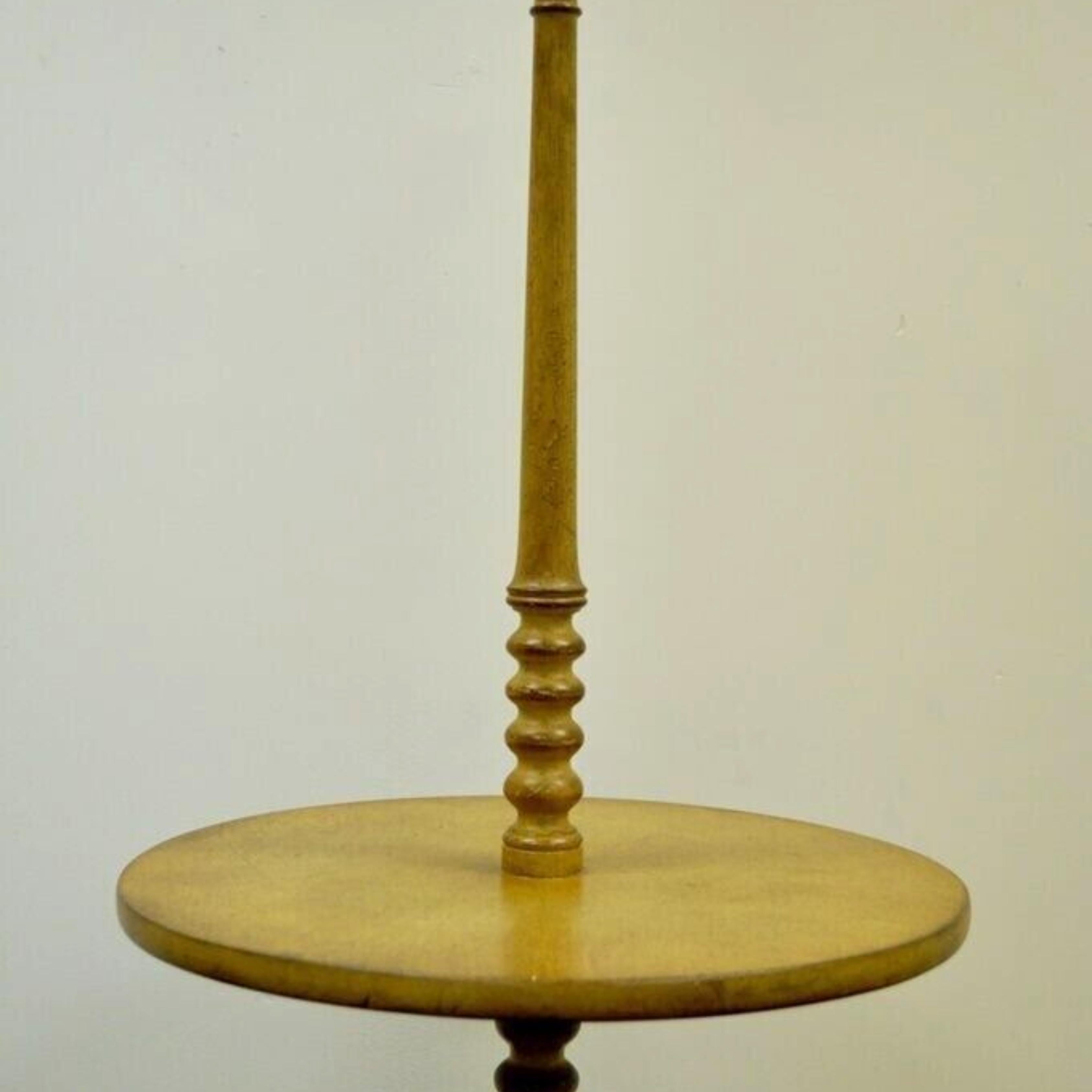 Vintage Biedermeier Style Turn Carved Wood Candlestick Side Table Floor Lamp. Artikelmerkmale Mitte des 20. Jahrhunderts. Abmessungen: 56