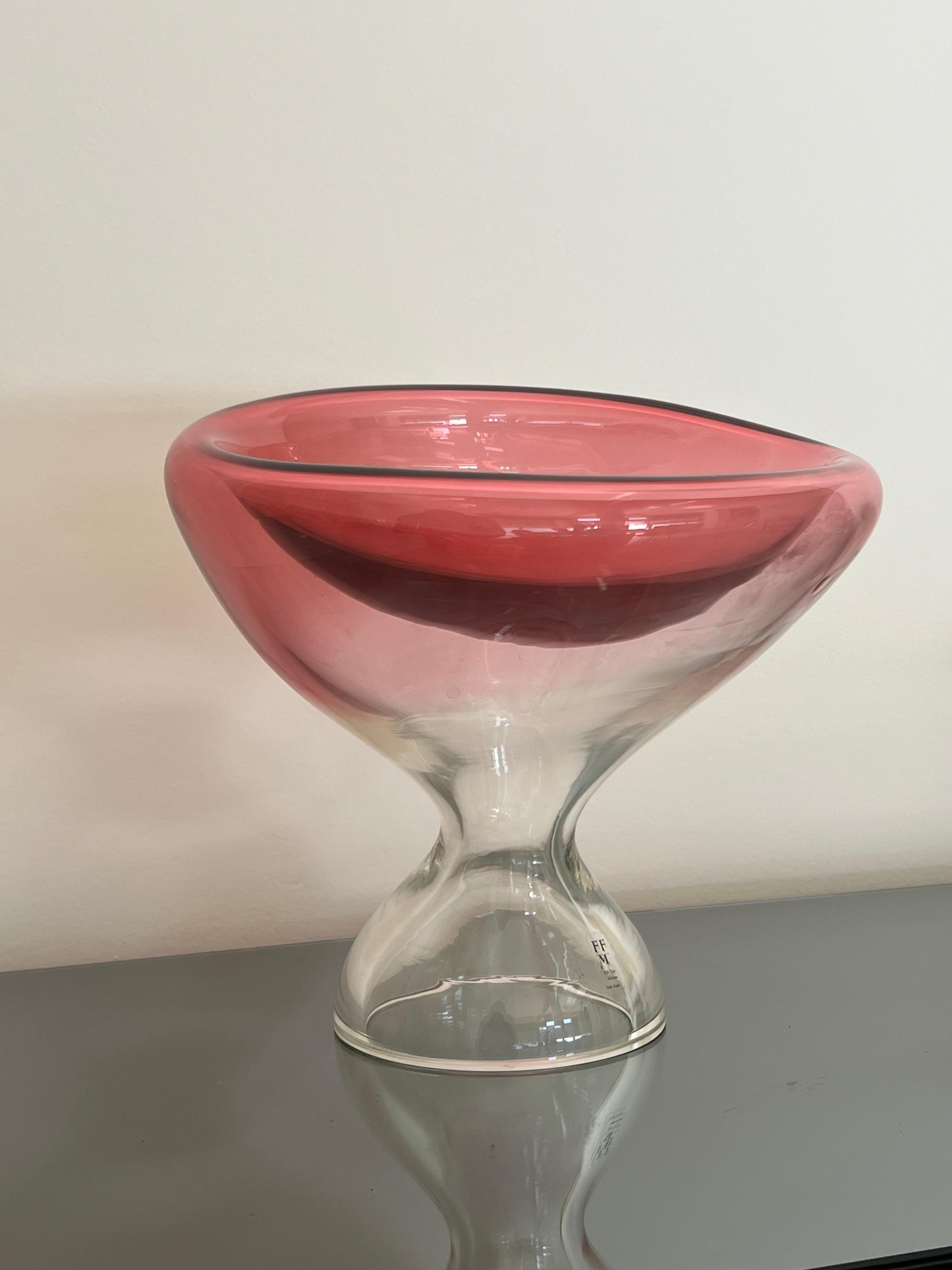 Pink Murano Glass Sculpture - Collectible Italian Glass - Fluid Murano Glass Centerpiece

Uncommon and highly attractive Murano glass sculpture / centerpiece, fading from clear to pink. Skillfully crafted,  hand blown by Effedue Murano , the piece