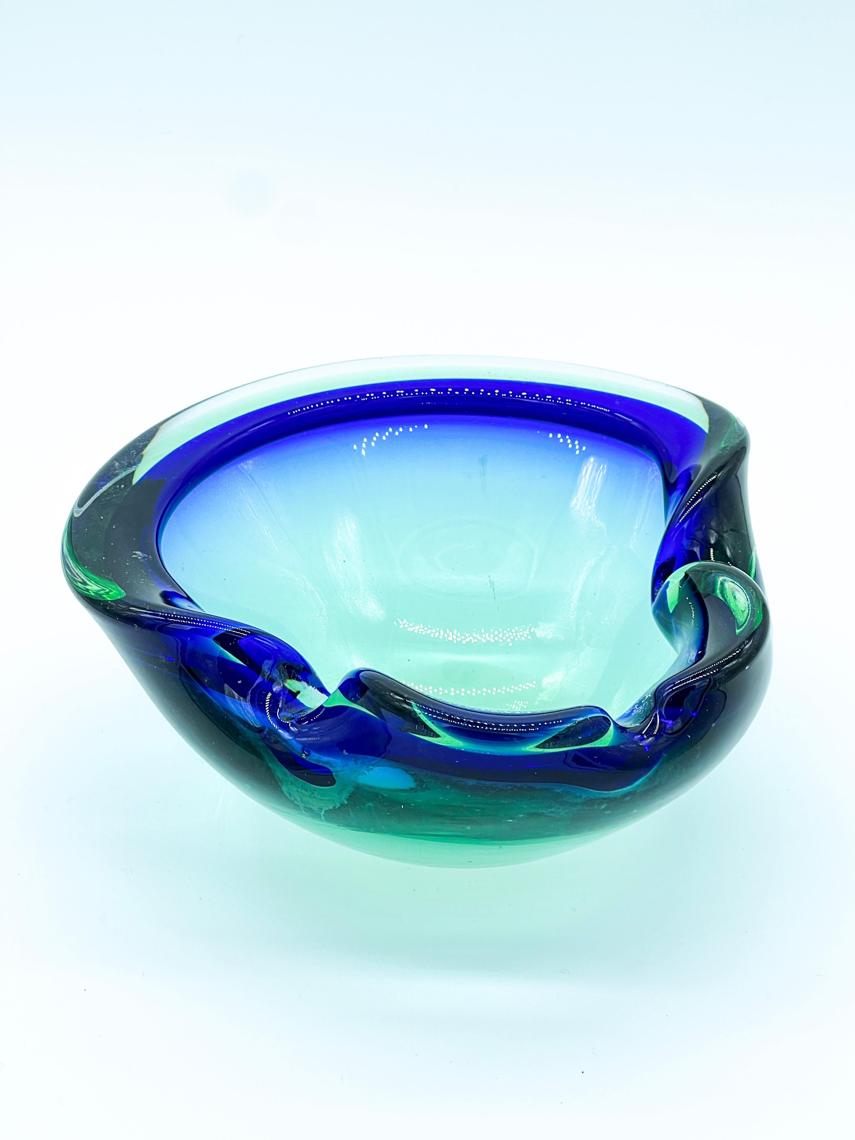 Italian Vintage Big and Heavy Murano Bowl in Deep Blue and Mint Green 