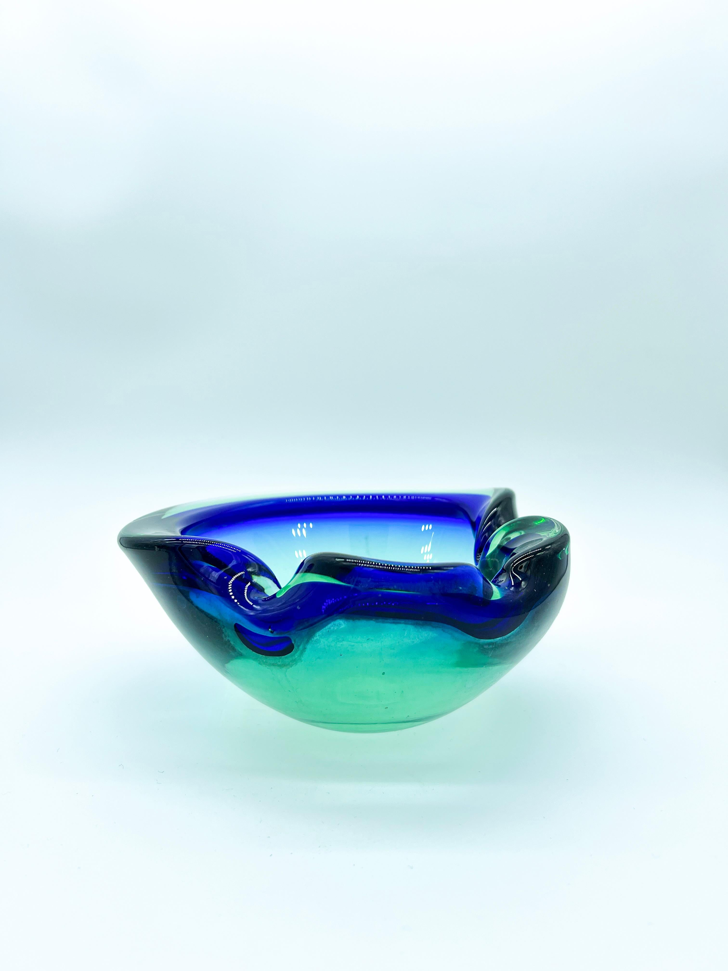 Italian Vintage Big and Heavy Murano Bowl in Deep Blue and Mint Green 