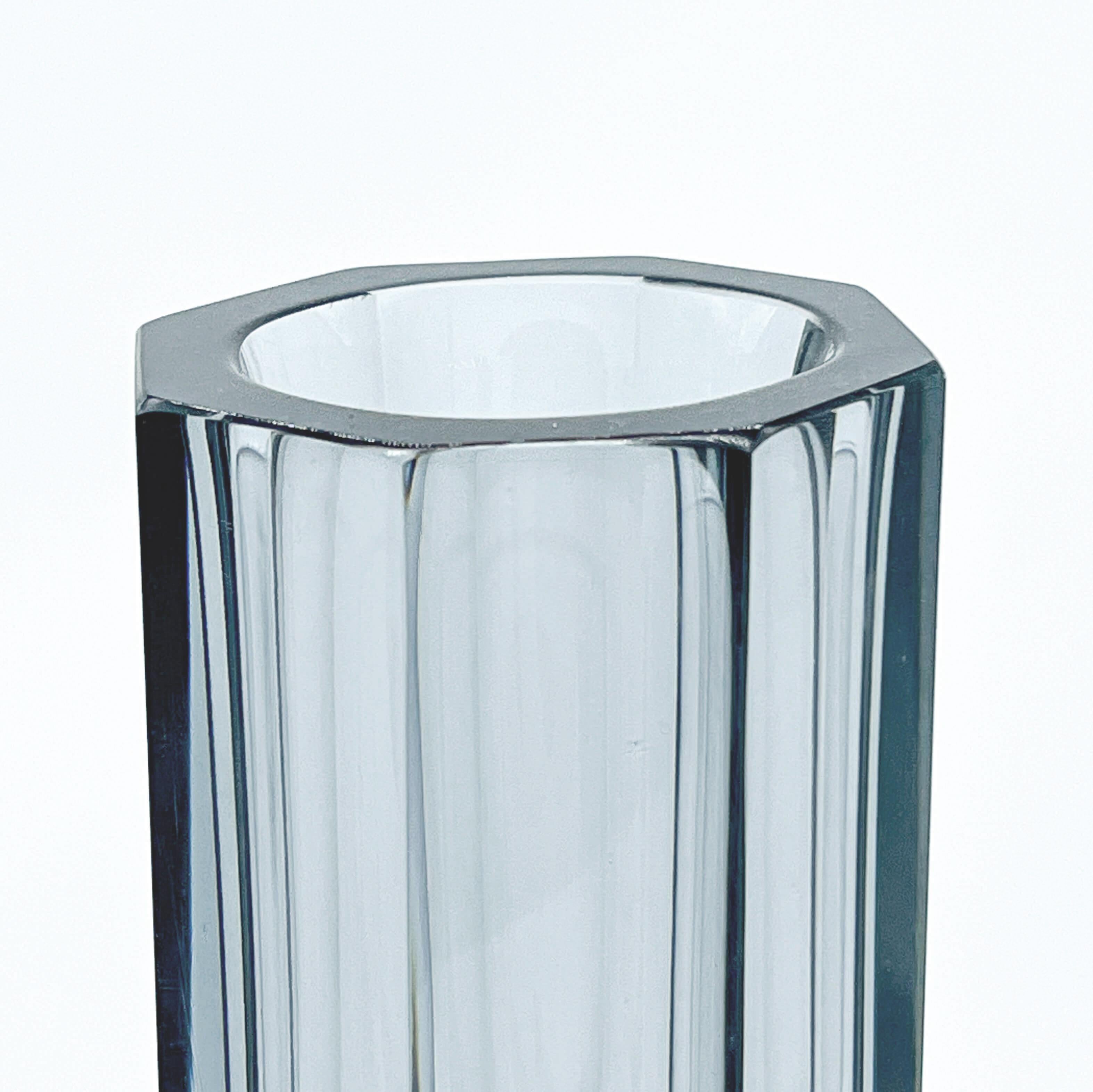 Große und massive Vase 