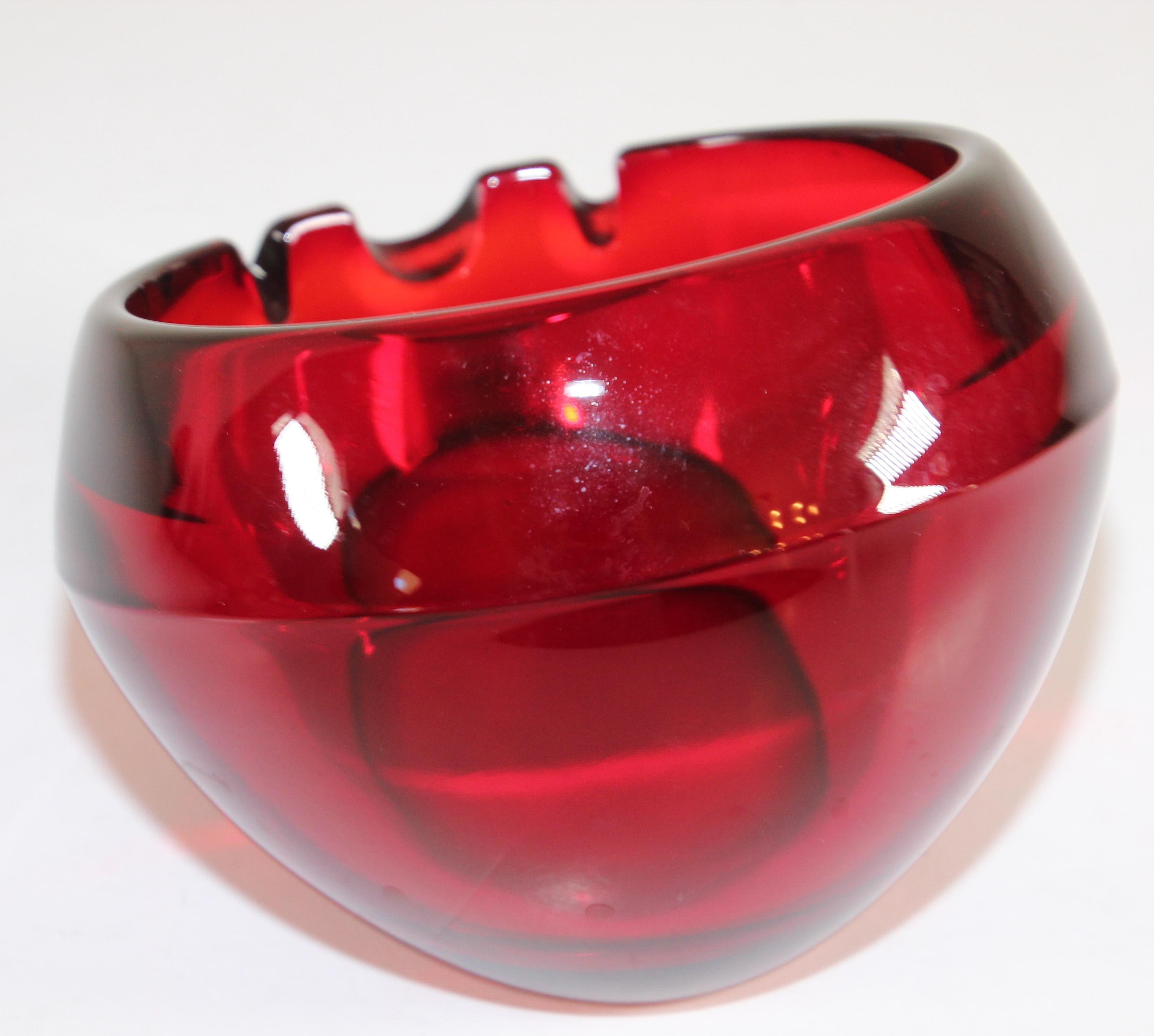Vintage Big Ashtray Orb in Ruby by Viking Art Glass 2