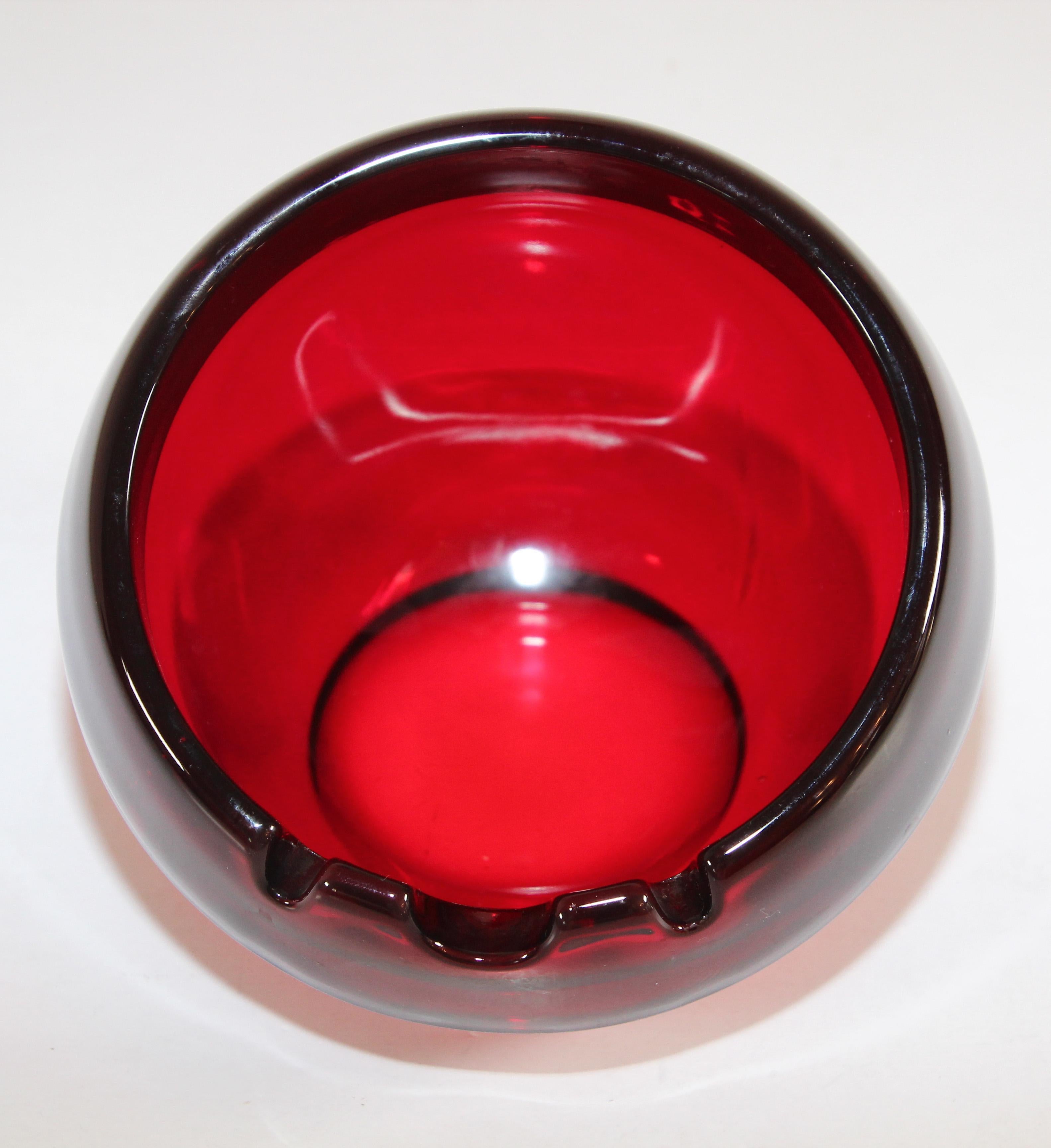 Vintage Big Ashtray Orb in Ruby by Viking Art Glass In Good Condition In North Hollywood, CA