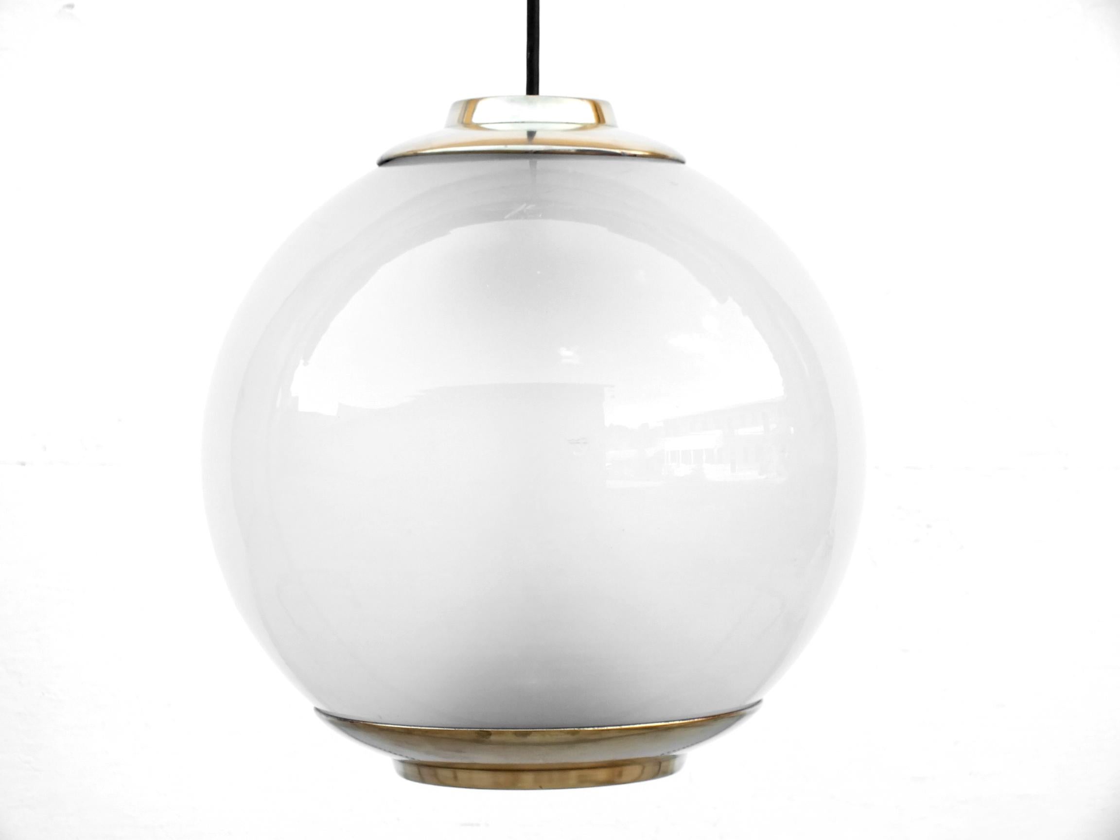 italien Lampes vintage Big Ball ceilin Ls2 Luigi Caccia Dominioni Design par Azucena, 1954 en vente