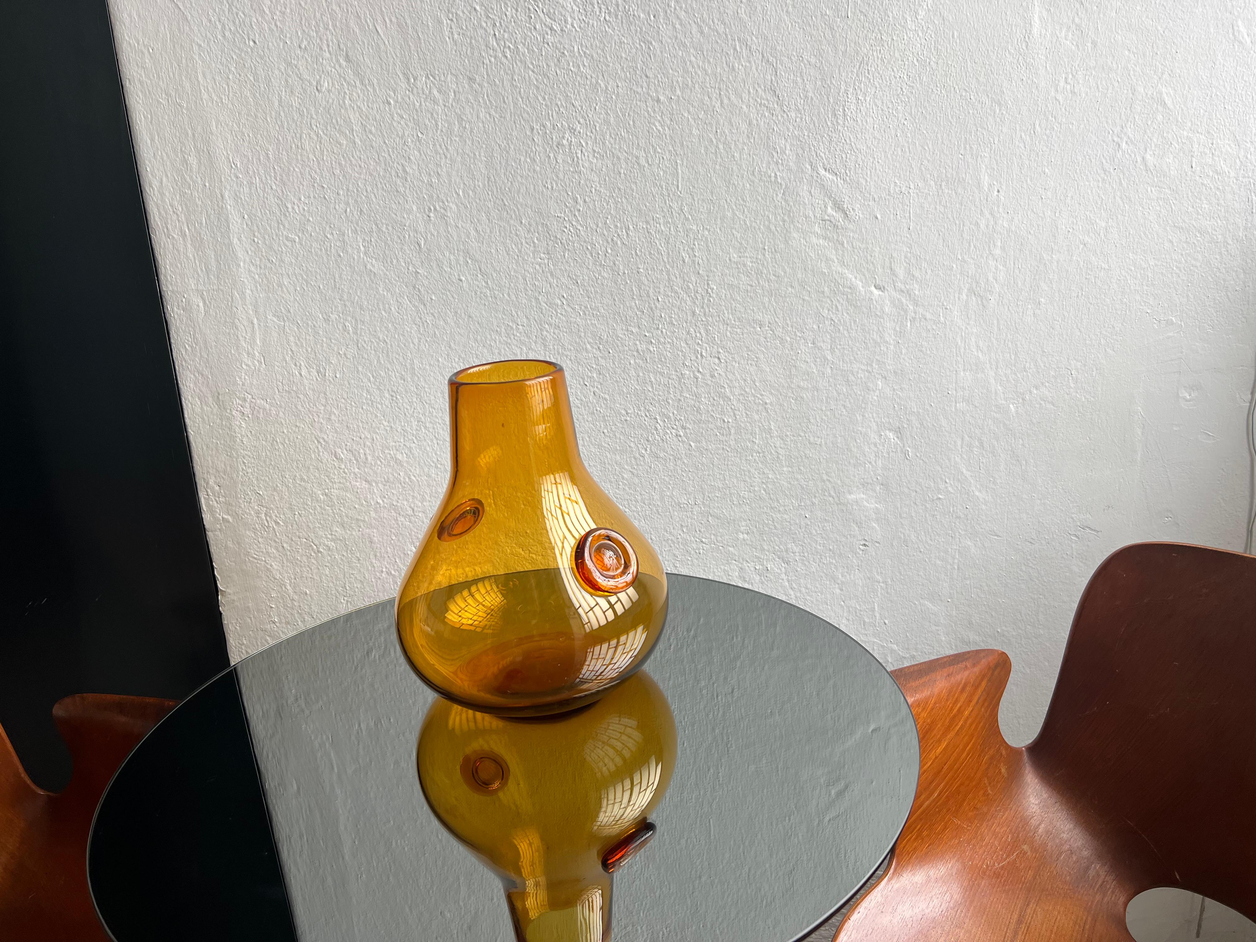 Vintage Big decorative, Tall and Heavy Murano Vase in amber Orange Glass For Sale 8