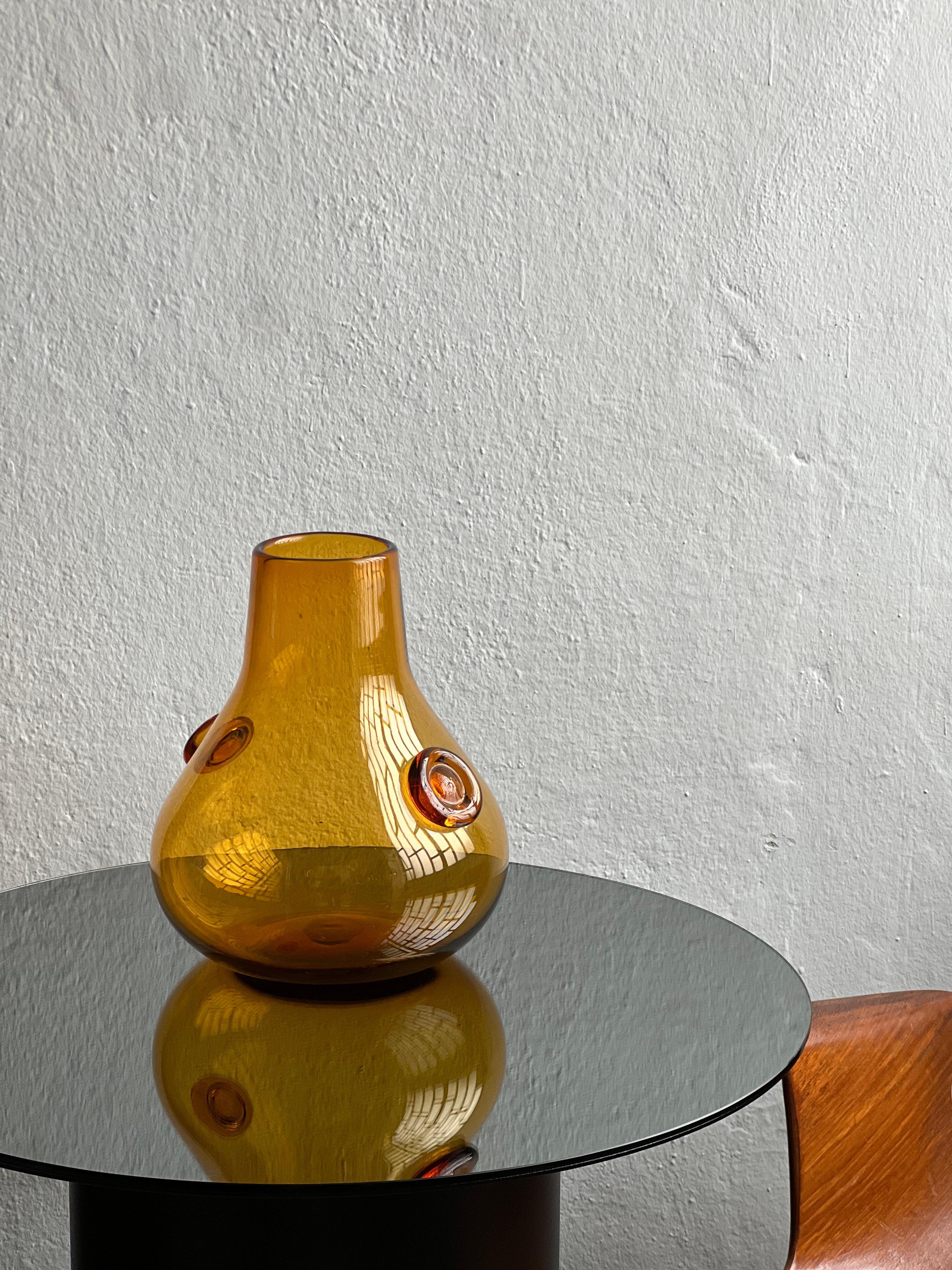 Vintage Big decorative, Tall and Heavy Murano Vase in amber Orange Glass For Sale 3