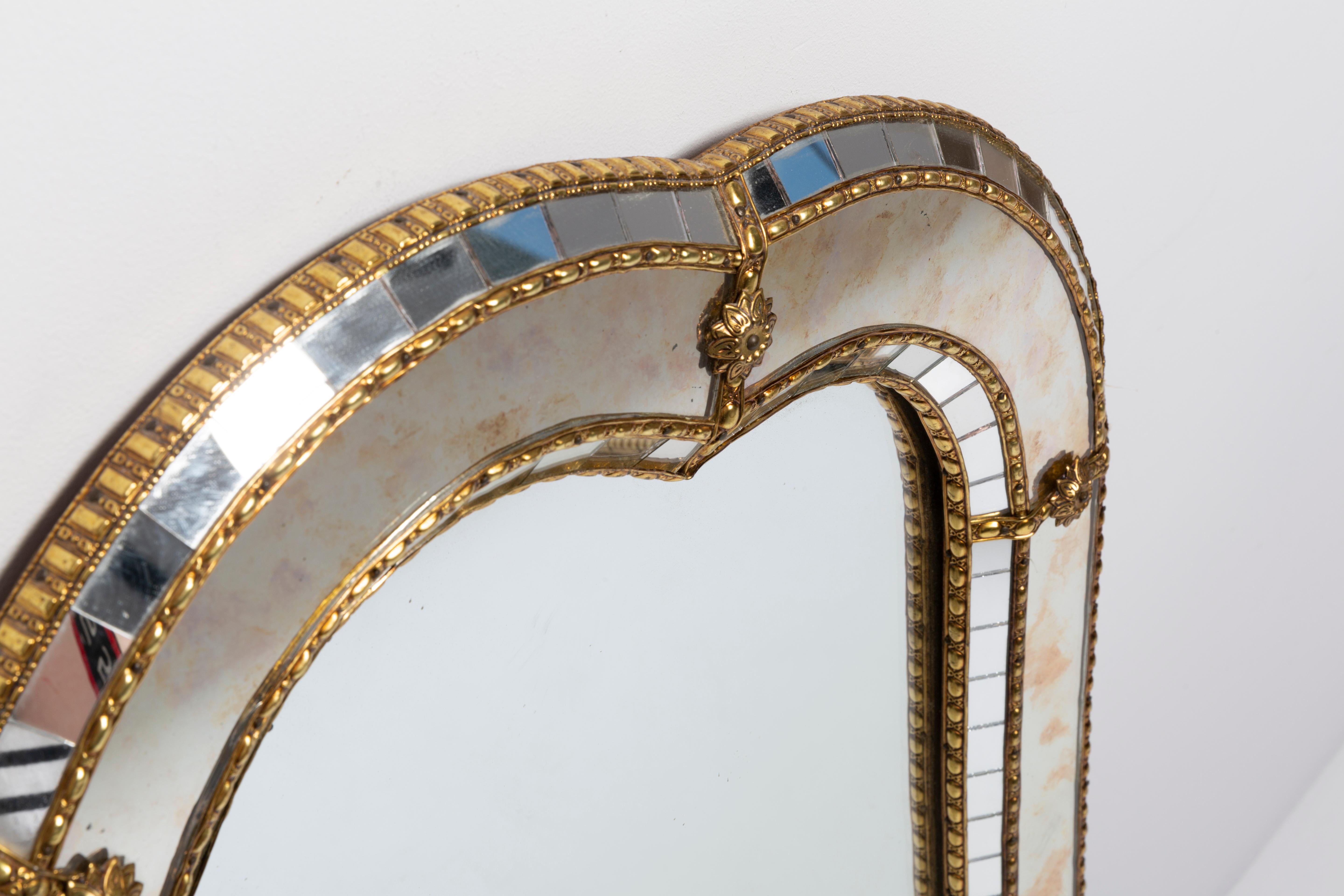 Großer Original-Spiegel in dekorativem Metallrahmen, Italien, 1960er Jahre im Zustand „Gut“ im Angebot in 05-080 Hornowek, PL