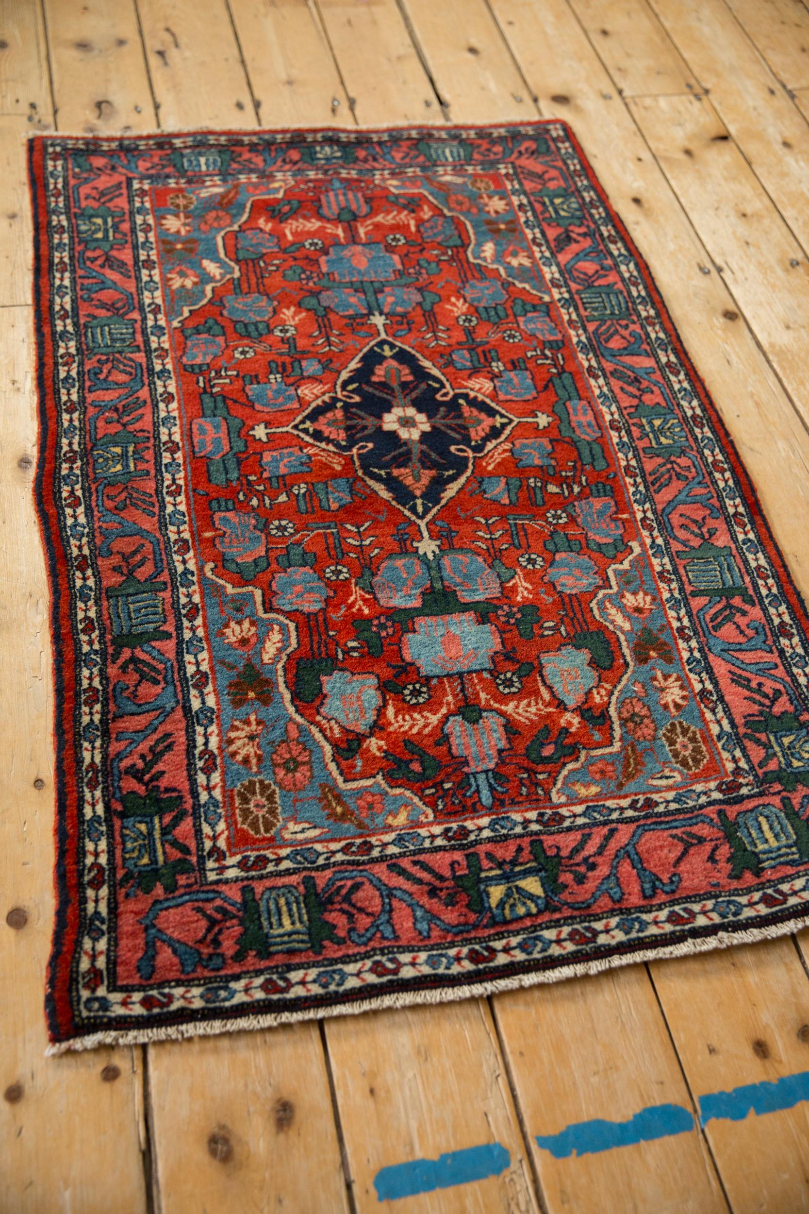 Vintage Bijar Teppich im Zustand „Gut“ im Angebot in Katonah, NY