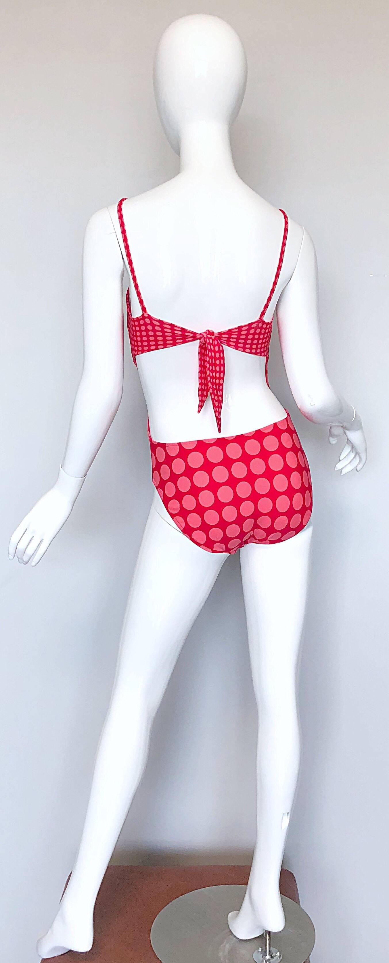 Rouge Maillot de bain une pièce vintage à pois rouges et roses à découpes Bill Blass, années 1990  en vente