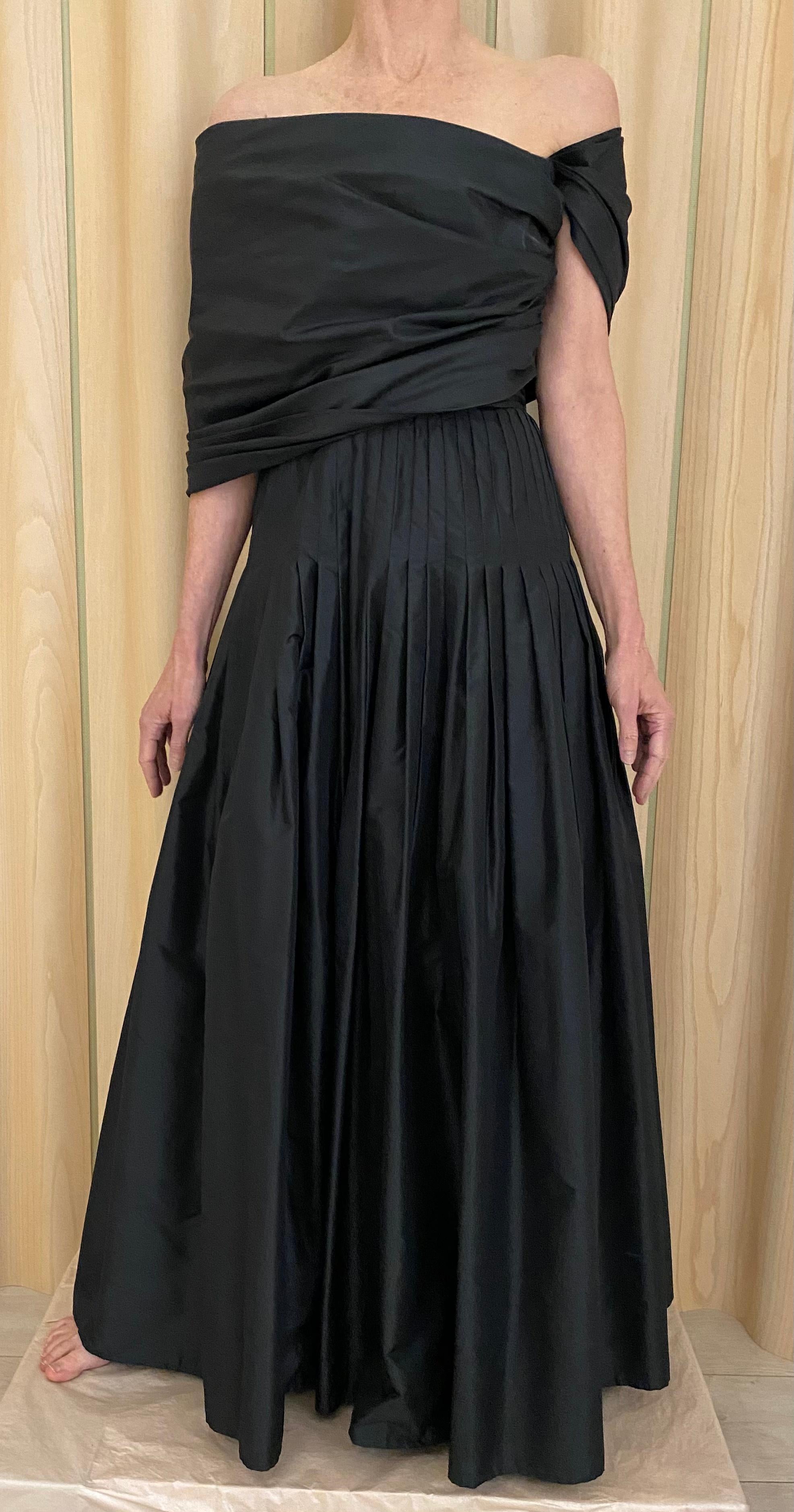 Weinlese  Bill Blass Schwarzes Tafetta-Kleid aus Seide 4