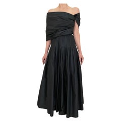 Weinlese  Bill Blass Schwarzes Tafetta-Kleid aus Seide