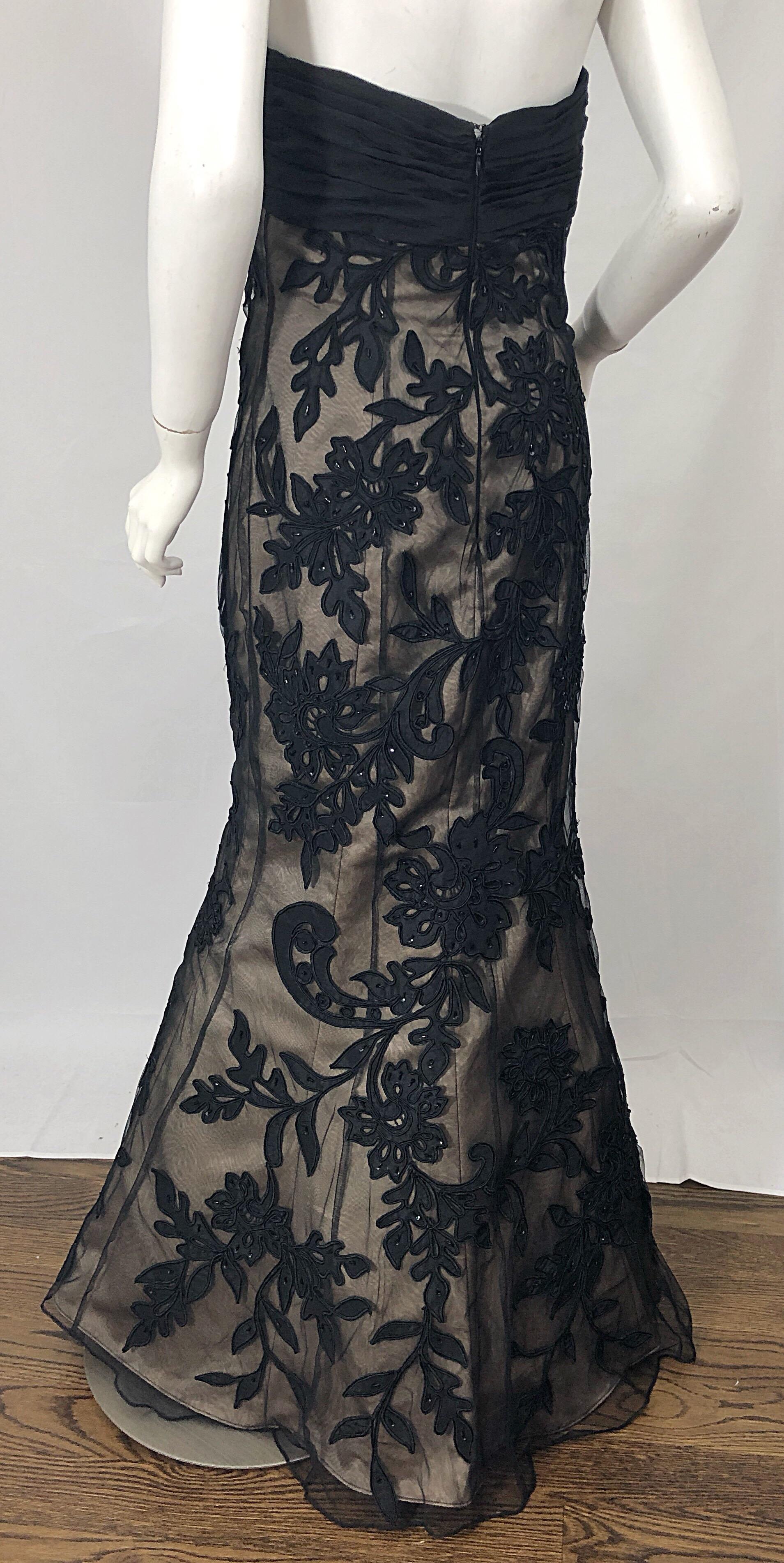 Women's Vintage Bill Blass Couture Size 4 / 6 Black + Nude Beaded Strapless Mermaid Gown For Sale