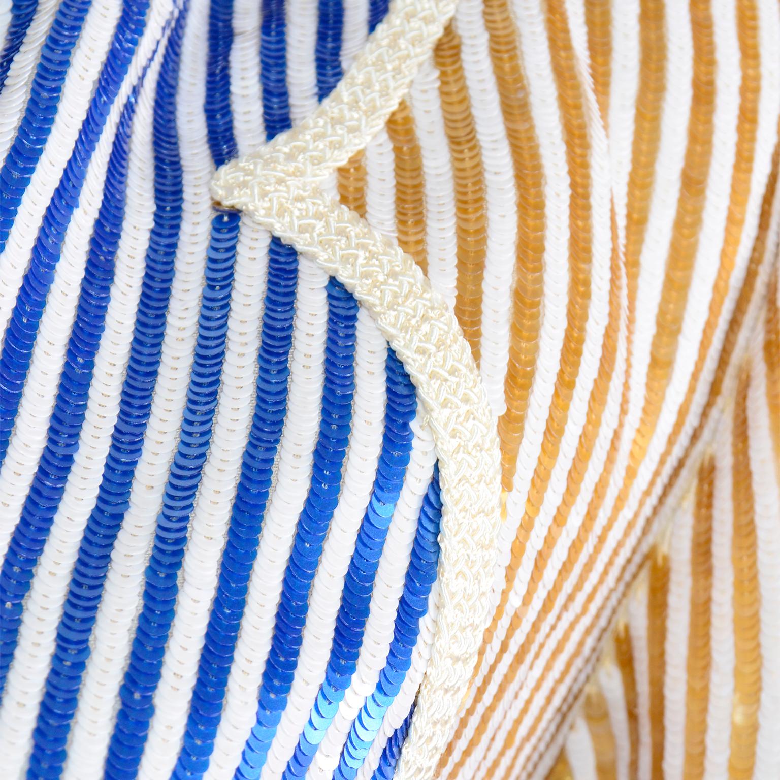 Bill Blass Goldblaue & elfenbeinfarbene Mini-Pailletten-Jacke mit Paillettenbesatz in Kurzform im Angebot 4