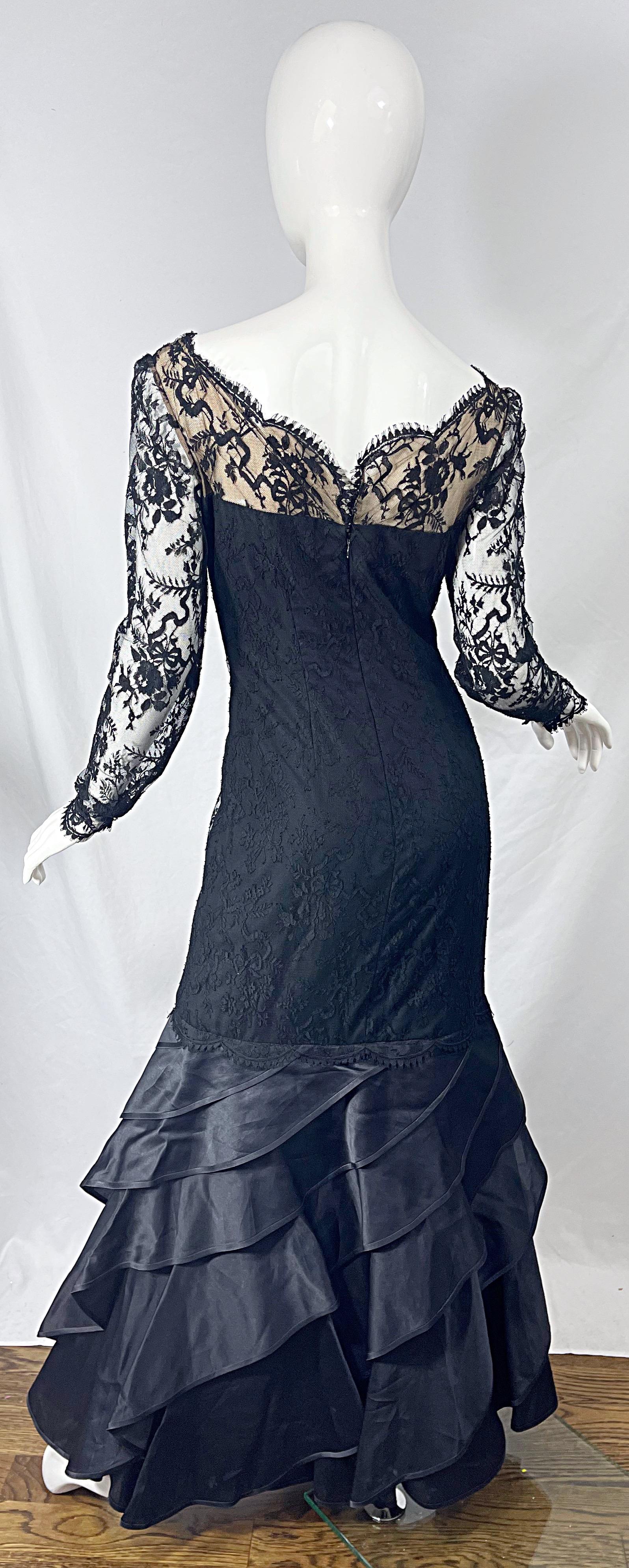 Bill Blass Vintage-Abendkleid aus schwarzer Chantilly-Seiden-Satin mit Spitze, 1990er Jahre, Größe 10 12 im Angebot 8