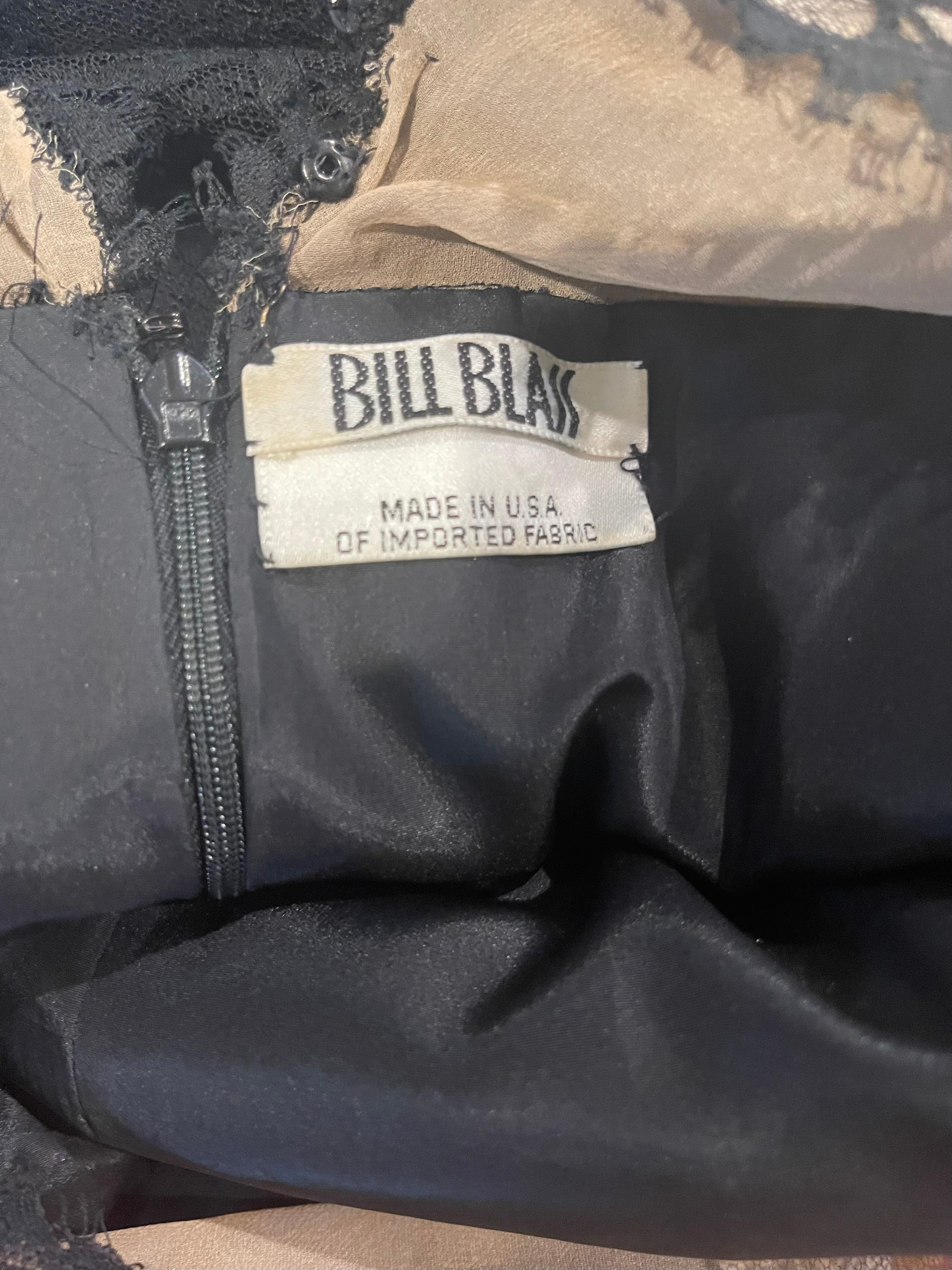 Bill Blass Vintage-Abendkleid aus schwarzer Chantilly-Seiden-Satin mit Spitze, 1990er Jahre, Größe 10 12 (Schwarz) im Angebot