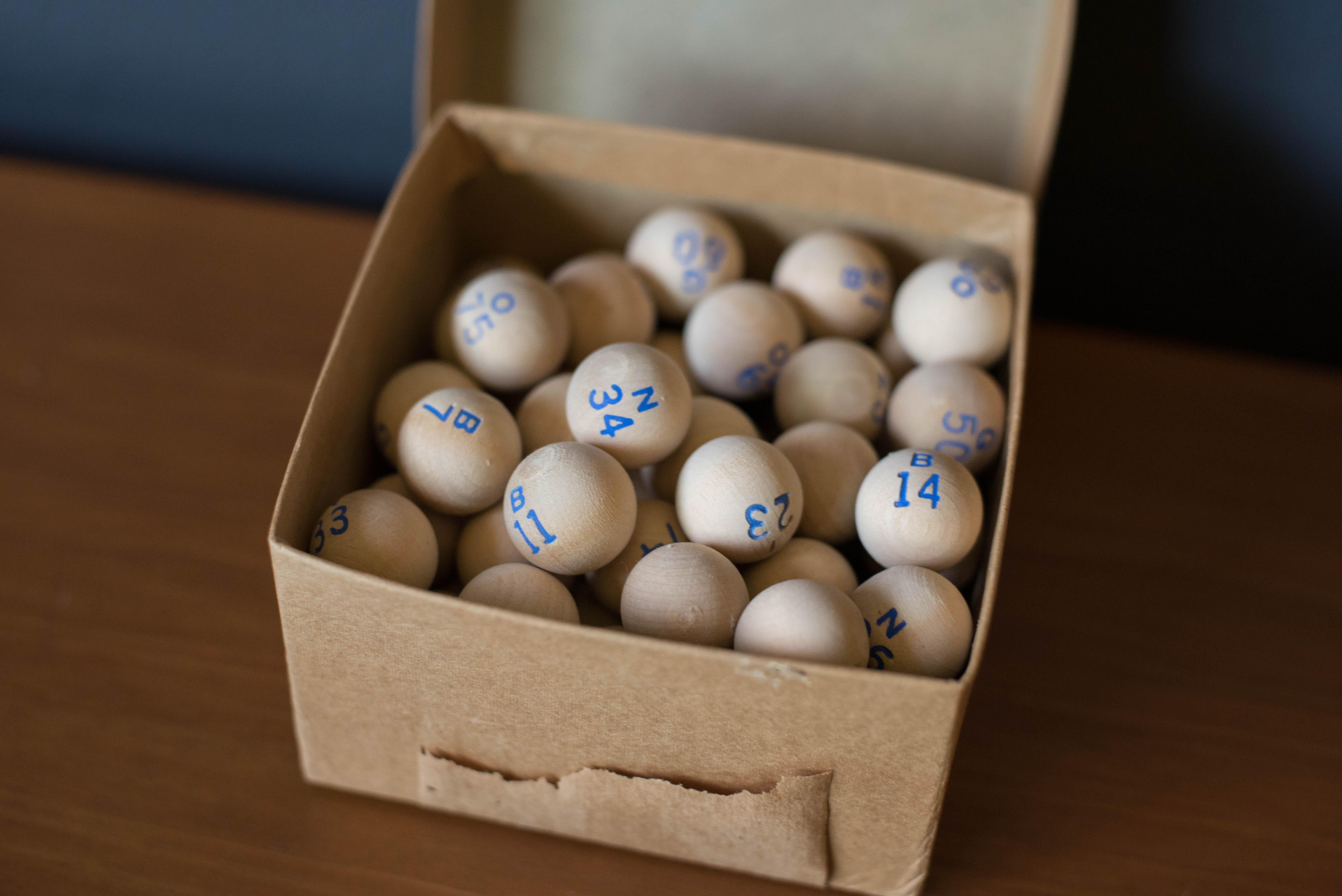 Vintage Bingo Game Set In Good Condition In San Jose, CA