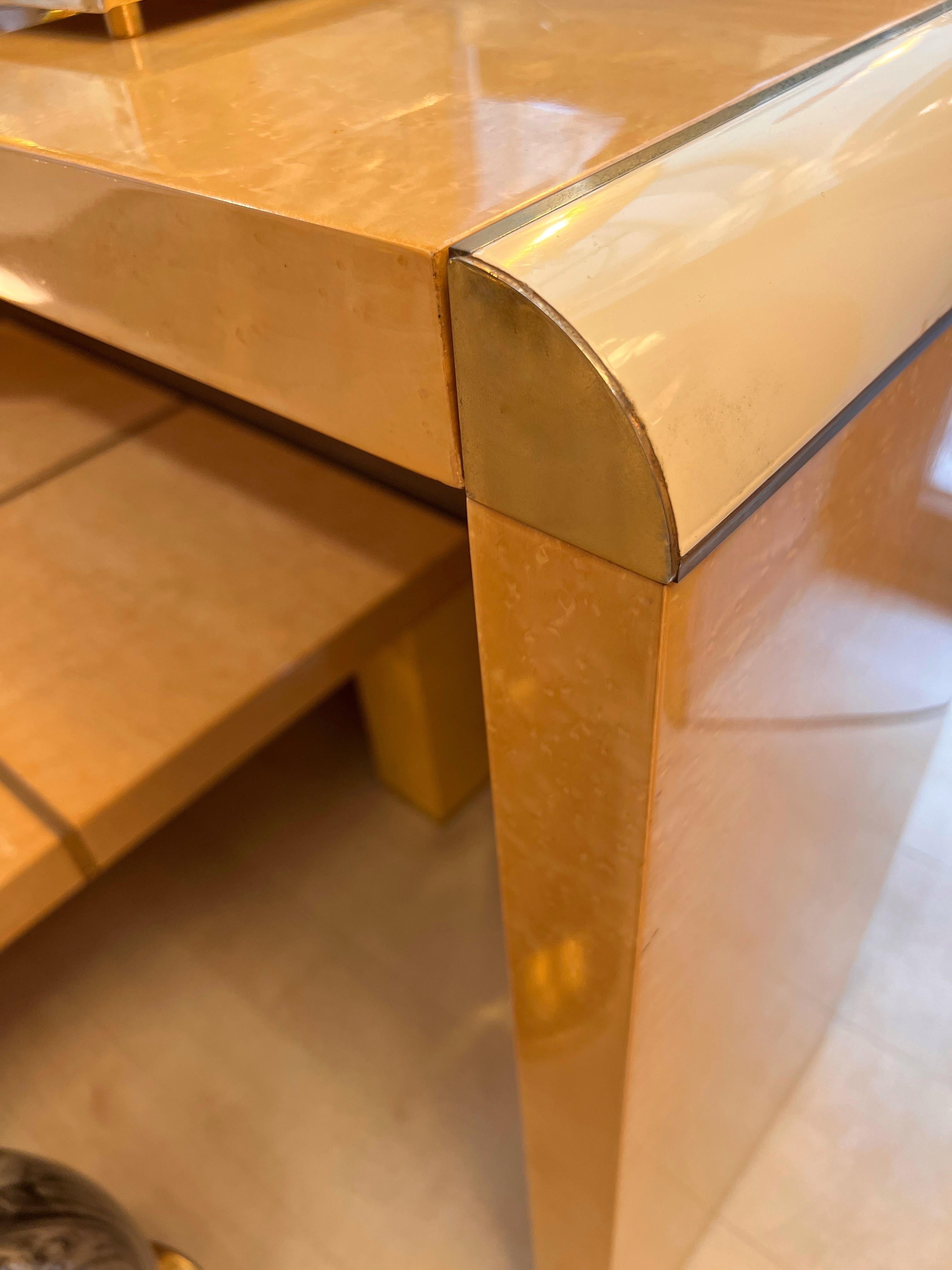 Console vintage in radica di betulla con intarsi in ottone, 1970 in vendita 9