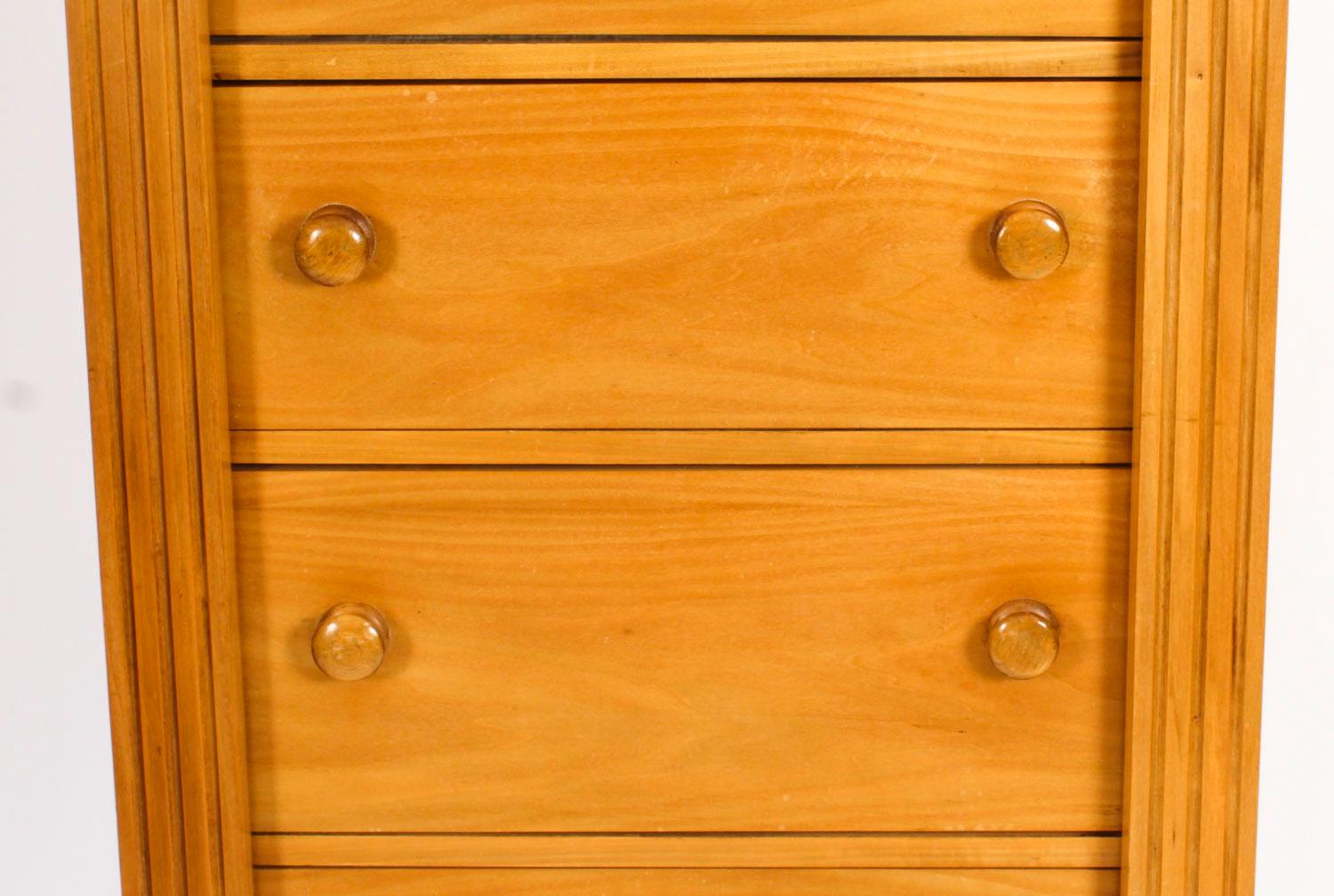 Vintage Birch wood Wellington Chest Late 20 Century For Sale 6