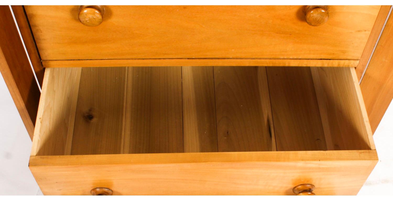 Vintage Birch wood Wellington Chest Late 20 Century For Sale 9