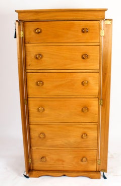 Vintage Birch wood Wellington Chest Late 20 Century