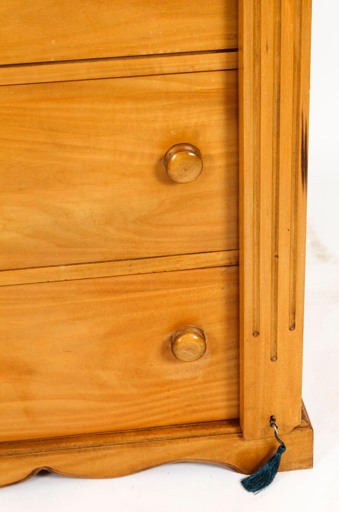 Vintage Birch wood Wellington Chest Late 20 Century For Sale 5