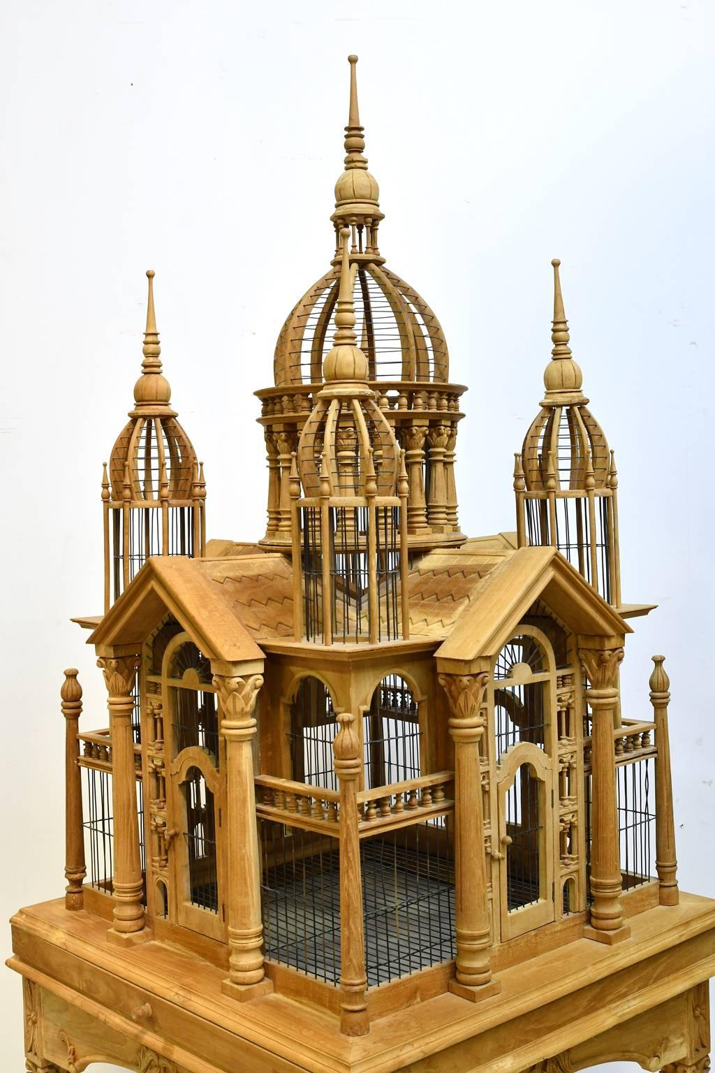 Cage à oiseaux vintage en bois de teck avec base de table en teck 5