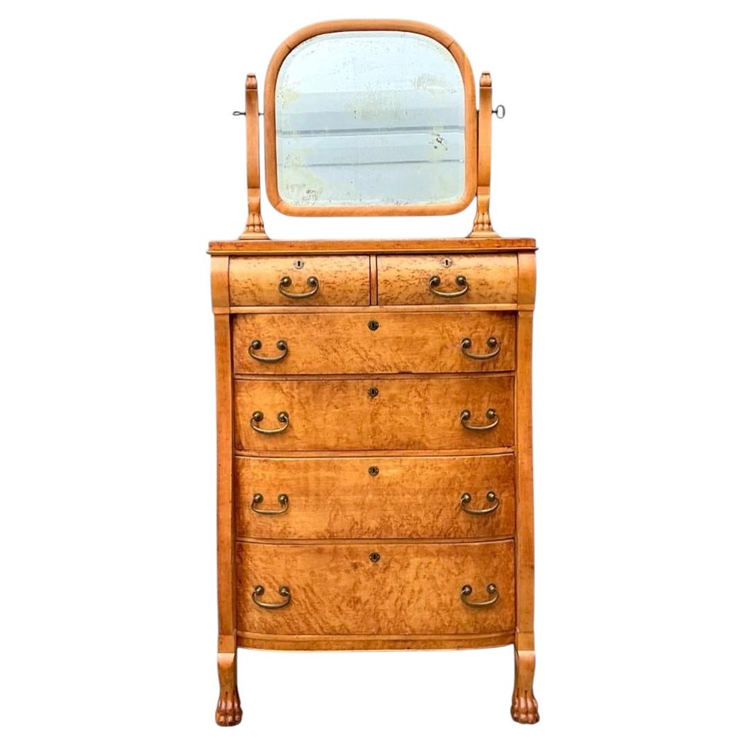 Vintage Birds Eye Chest With Lions Paw Detail