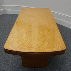 Suite de salle à manger à six places Art of Vintage plaqué érable moucheté