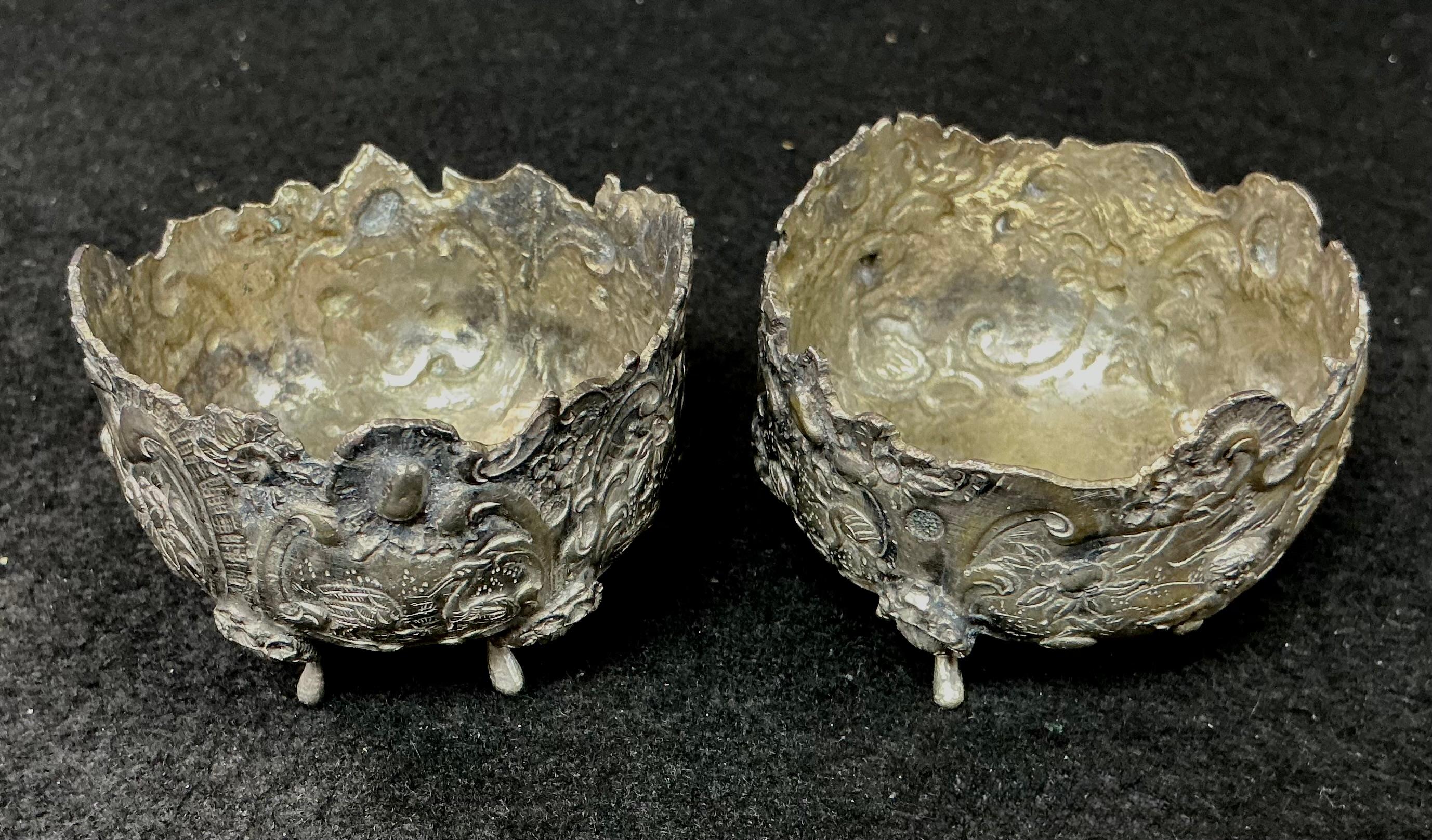 Set di sei saliere aperte in argento di Birks in Canada dell'inizio del XX secolo. Il marchio 