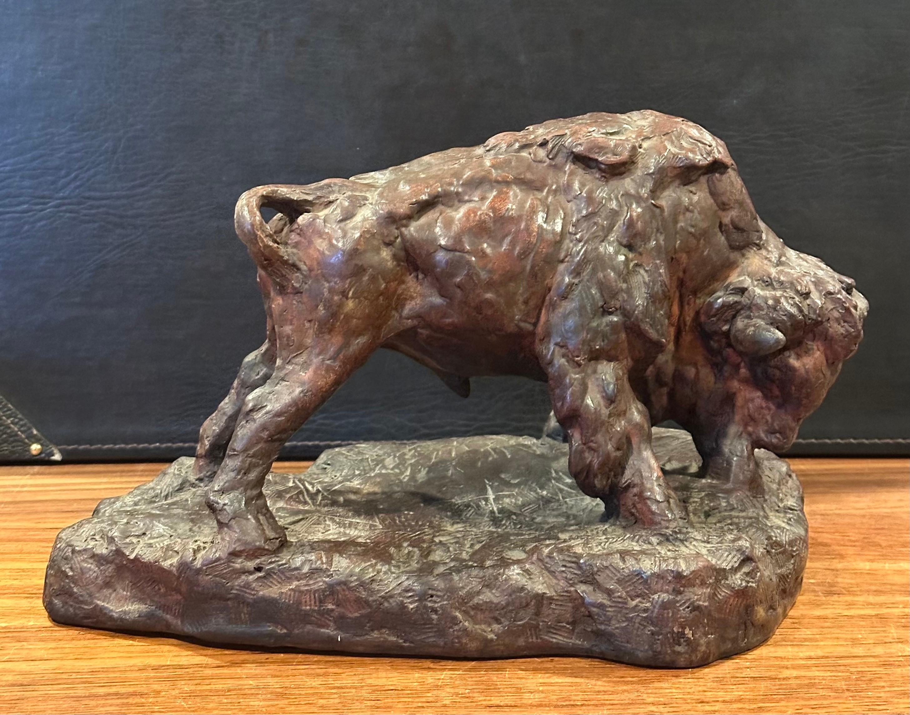 Bisonte Vintage /  Escultura de búfalo al estilo de Attila Tivadar siglo XX en venta
