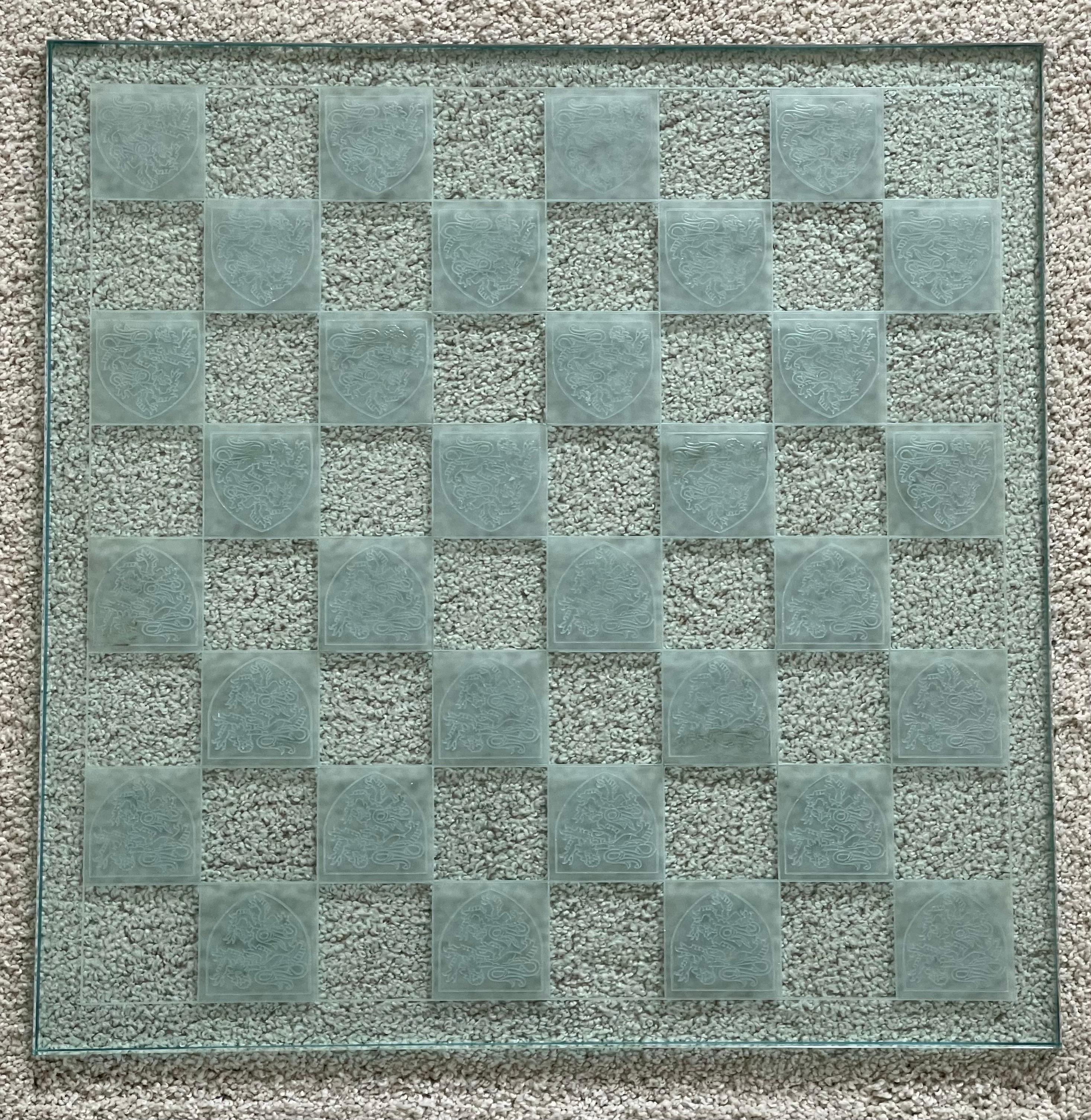 Schach-Set aus Biskuitporzellan mit geätztem Glaskarton von Furstenberg  im Angebot 9
