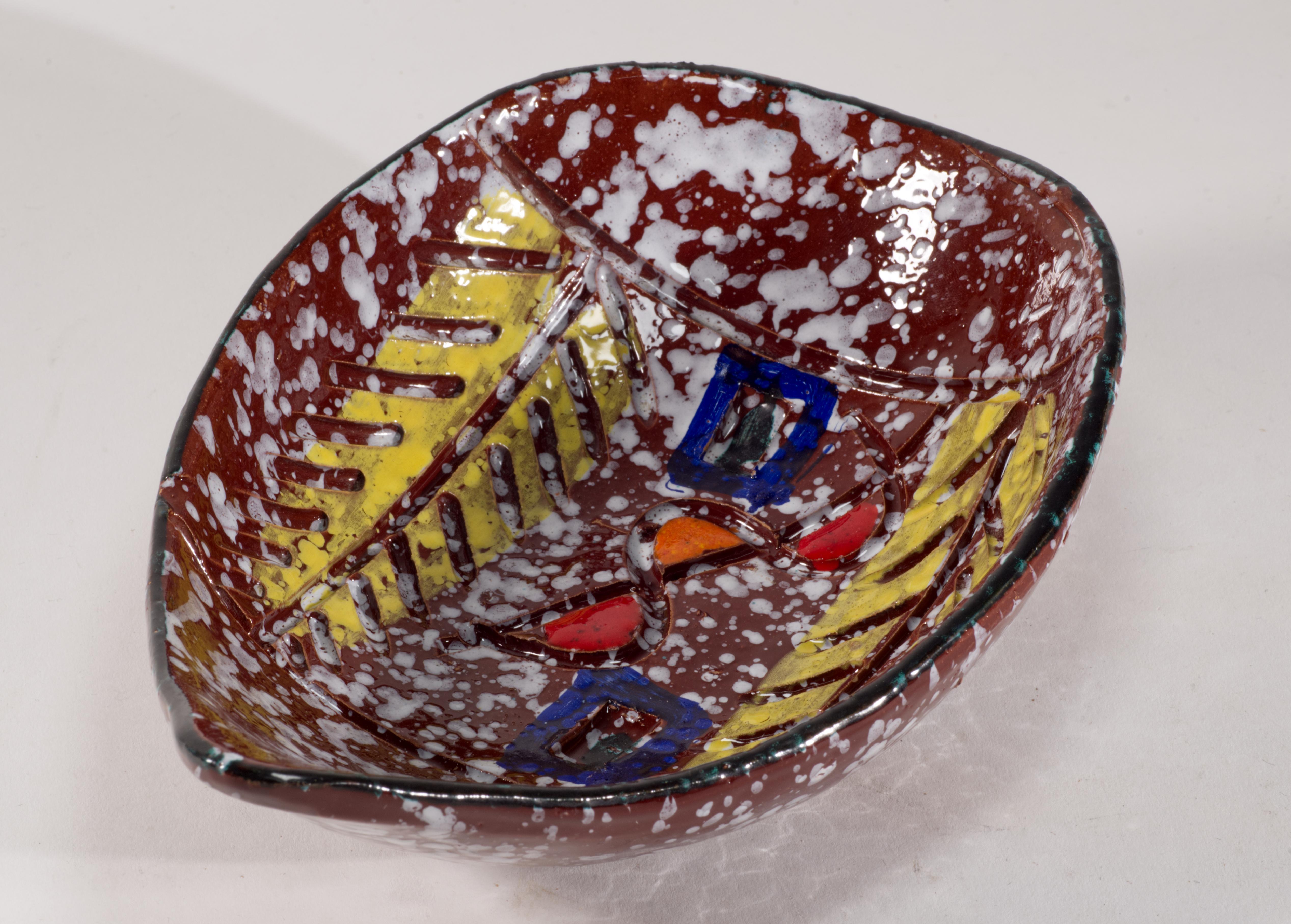 Bol ovale vintage Bitossi Sgraffito Majolica attrayant Bon état - En vente à Clifton Springs, NY
