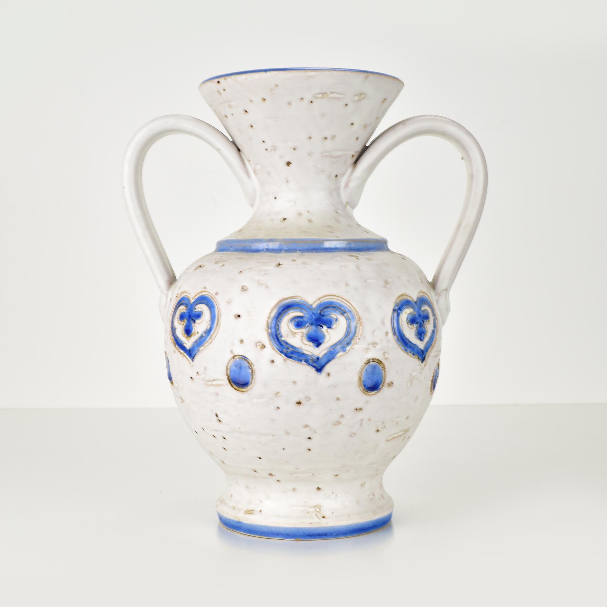 Fait main Vase Bitossi par Aldo Londi, motif de cœurs marocains, céramique bleue et blanche en vente
