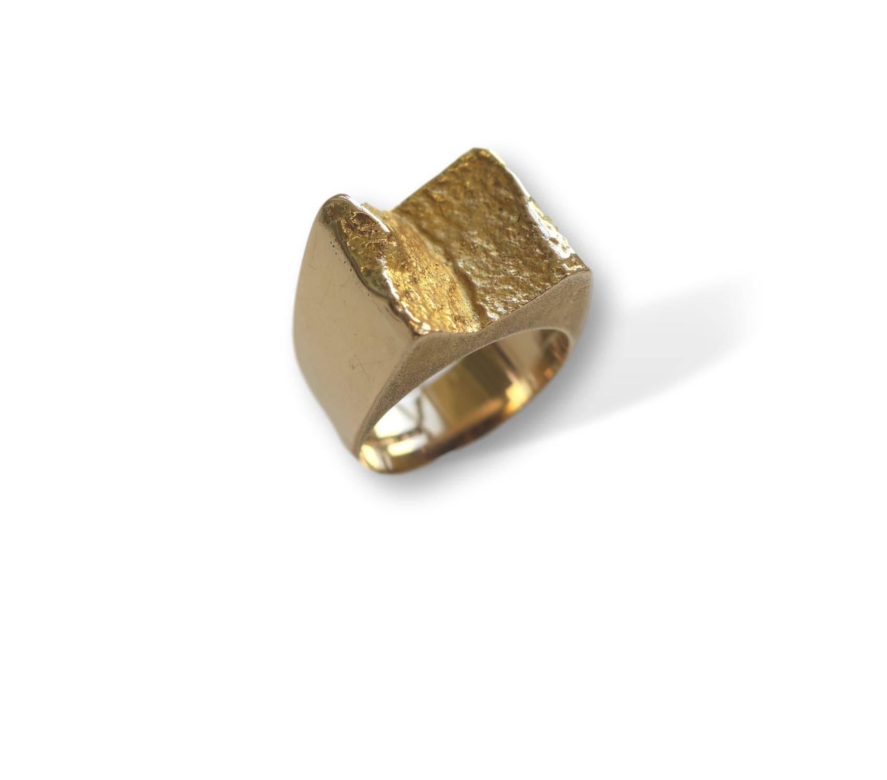 A modernist ring by artist-jeweler Bjorn Weckstrom. A 1/2' x 5/8