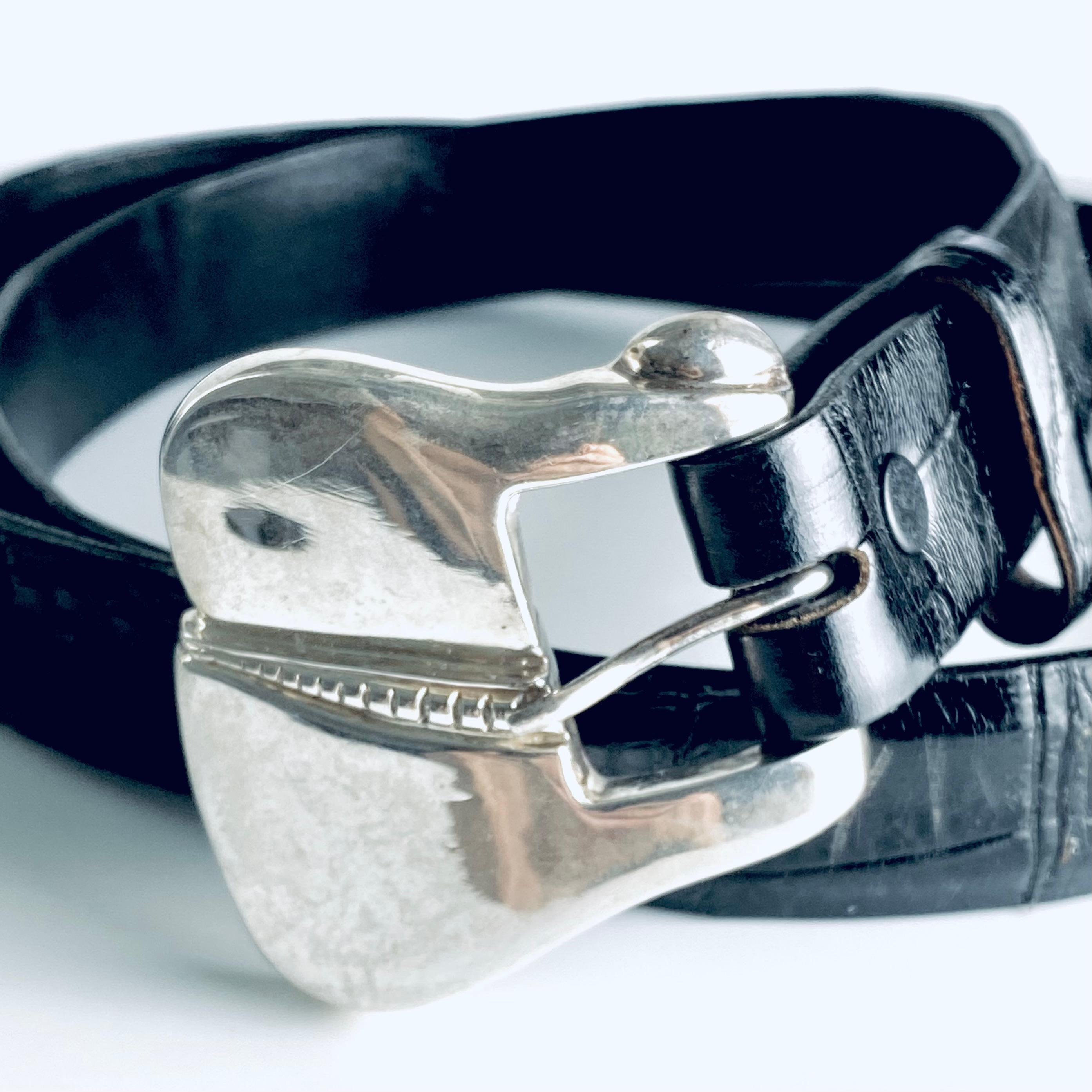 Schwarzer Alligatorgürtel im Vintage-Stil mit Sterlingsilberschnalle für Damen oder Herren im Angebot