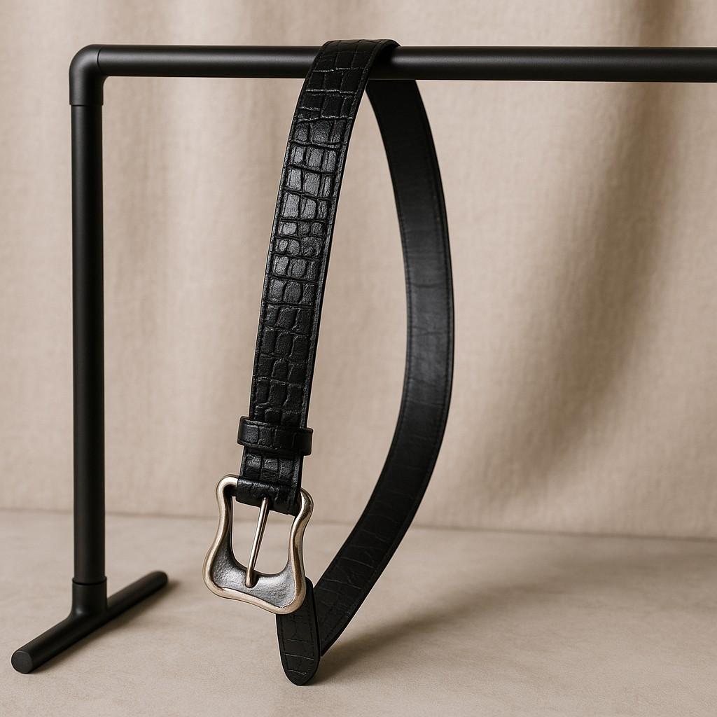 Schwarzer Alligatorgürtel im Vintage-Stil mit Sterlingsilberschnalle im Angebot 3