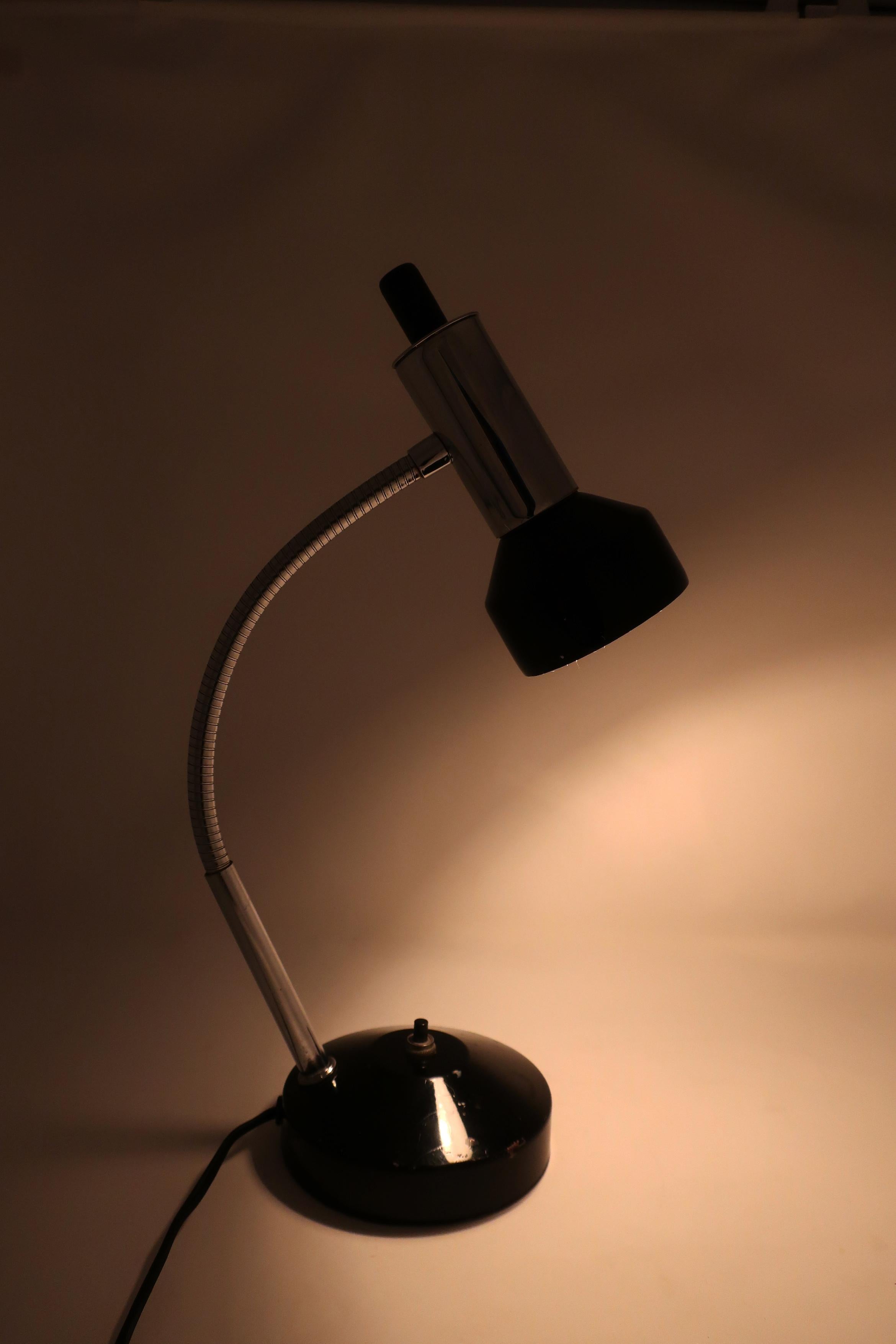 20th Century Vintage Black and Chrome Gooseneck Desk Lamp For Sale