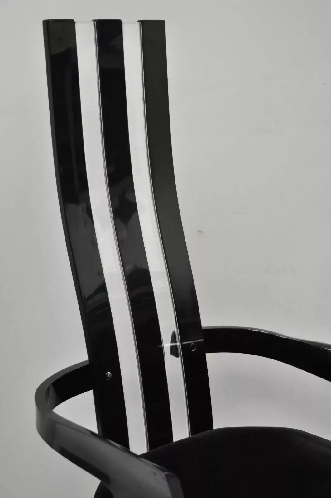 Sconosciuto Sedie da pranzo scultoree vintage con schienale alto in lucite nera e trasparente - Set di 4 in vendita