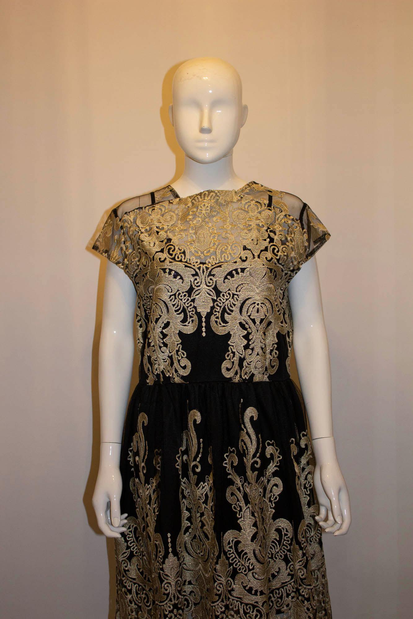 Vintage Black and Gold Lace Dress In Good Condition For Sale In London, GB
