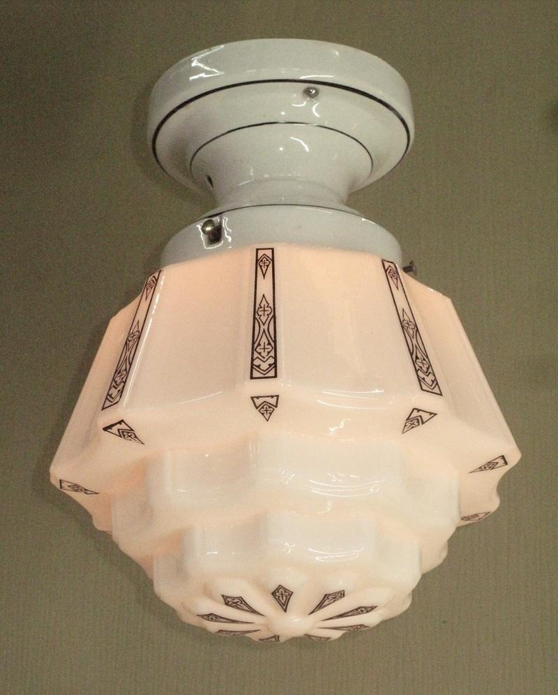Plafoniera vintage in bianco e nero VintageLights In condizioni buone in vendita a Prescott, US