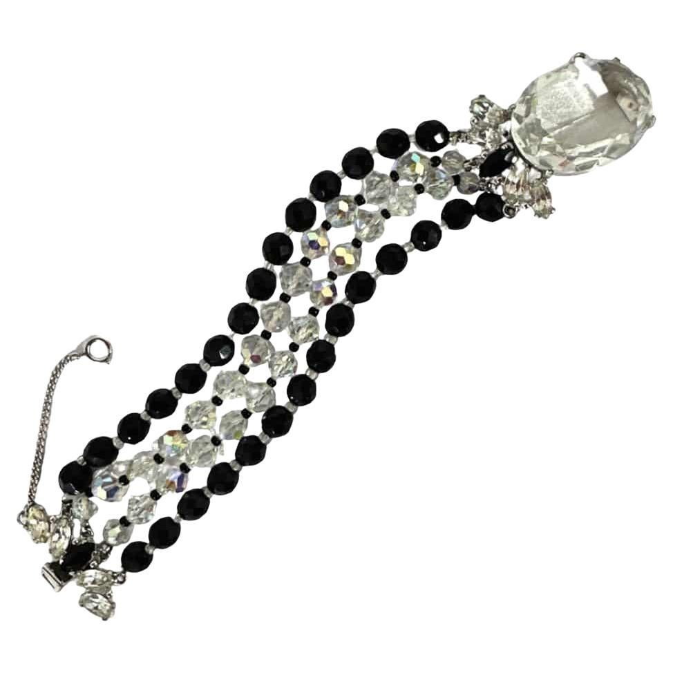 Vintage Black and White Lucite Beaded Bracelet with Clear Oval Crystal Accent For Sale